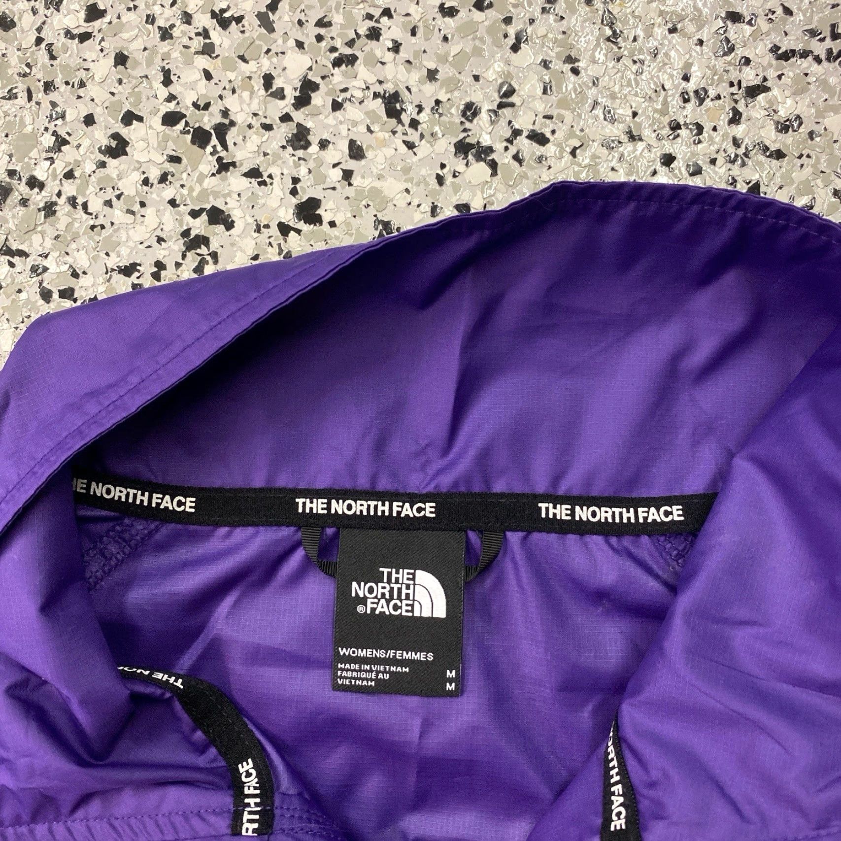 The North Face The North Face Windbreaker Jacket Purple Full Zip Women’s Medium - Lightweight, Water-Resistant, Zipper Pockets, Regular Fit Size M / US 6-8 / IT 42-44 - 2 Thumbnail