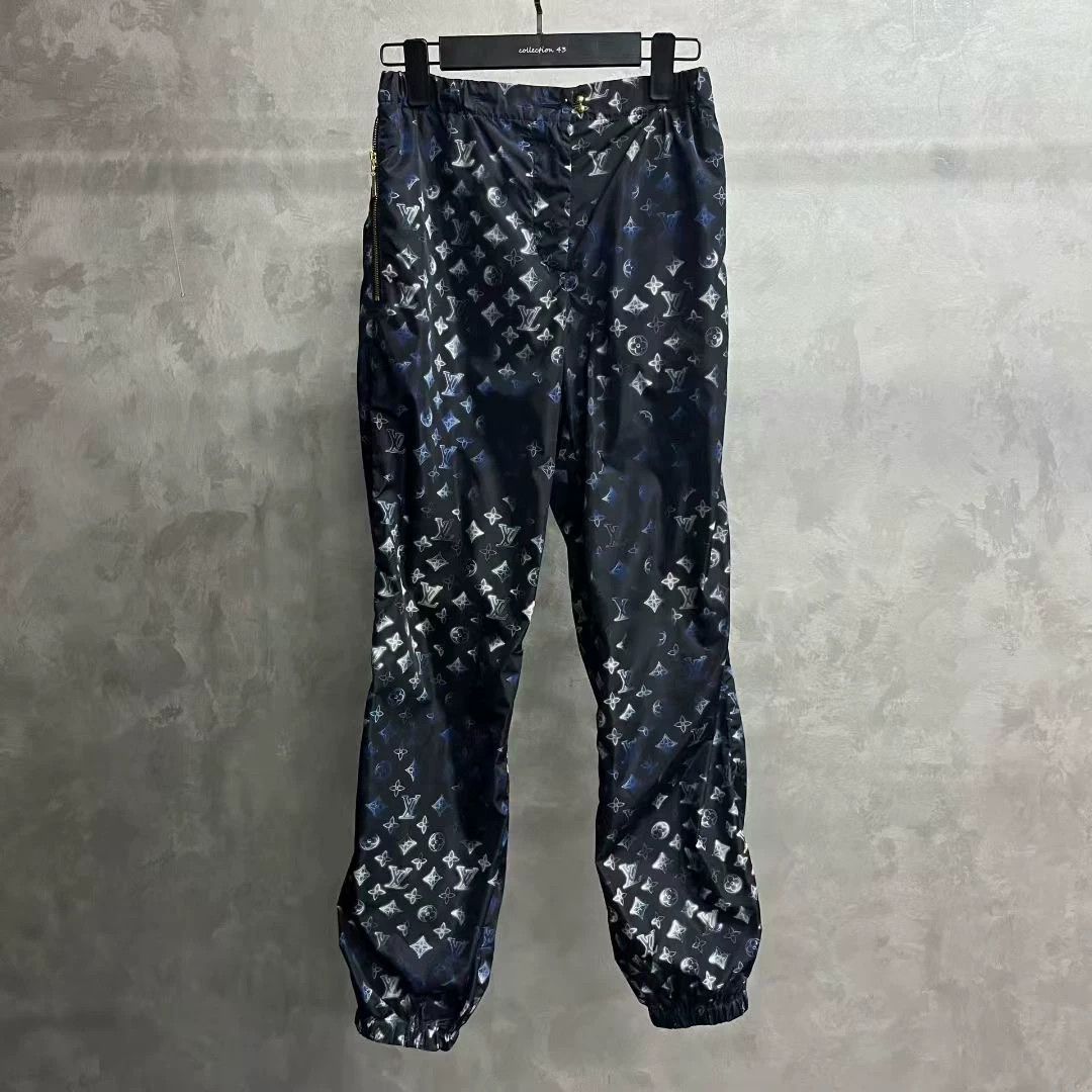 Louis Vuitton Louis Vuitton Printed Blue T-Shirt 34 Women Size XS / US 0-2 / IT 36-38 - 1 Thumbnail