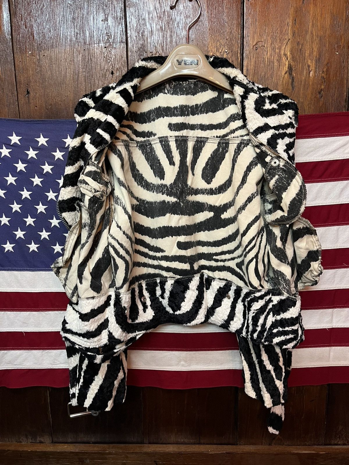 Vintage Vintage Luxury Zebra Printed Faux Fur Biker Jacket Size L / US 10 / IT 46 - 8 Thumbnail