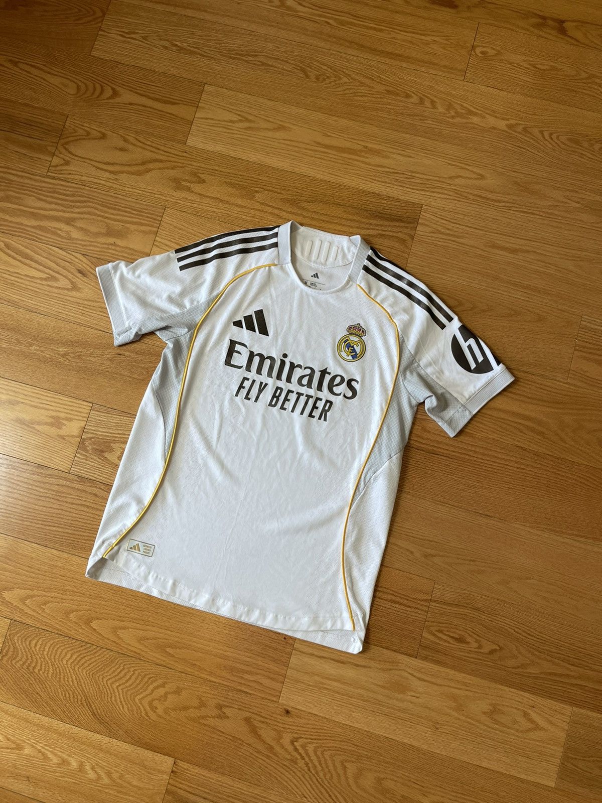 Adidas Authentic Real Madrid KYLIAN MBAPPE 2025/26 home jersey Size US M / EU 48-50 / 2 - 2 Thumbnail