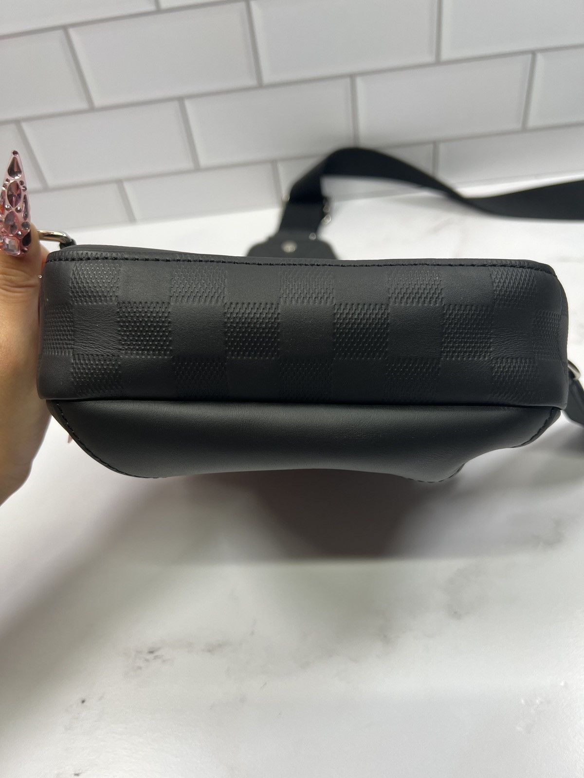 Louis Vuitton LV Louis Vuitton Infini Avenue Slingbag Sling Bag Crossbody Size ONE SIZE - 4 Thumbnail