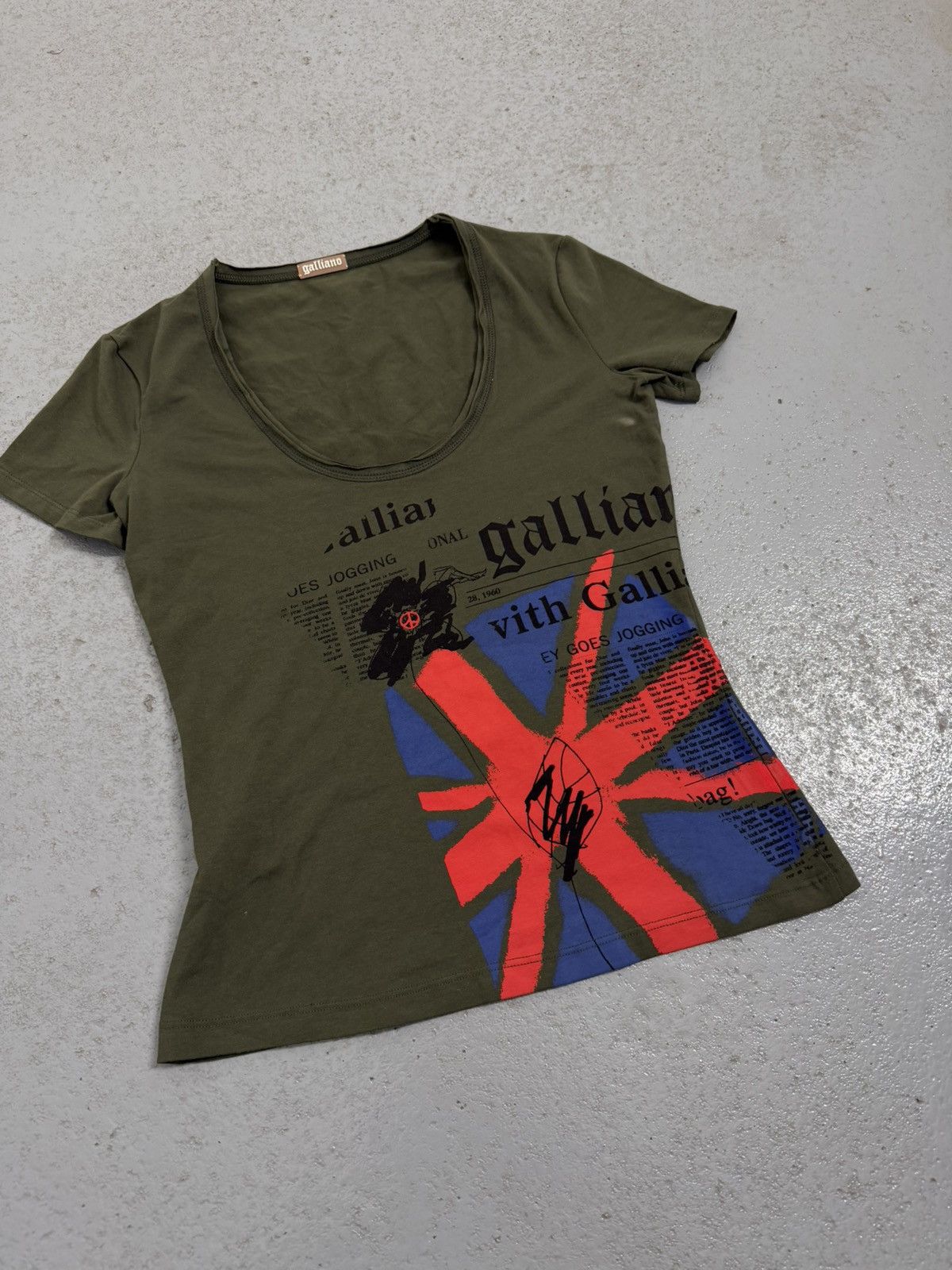 John Galliano Vintage 00s John Galliano England Flag Y2K T-Shirt Size XS / US 0-2 / IT 36-38 - 2 Thumbnail