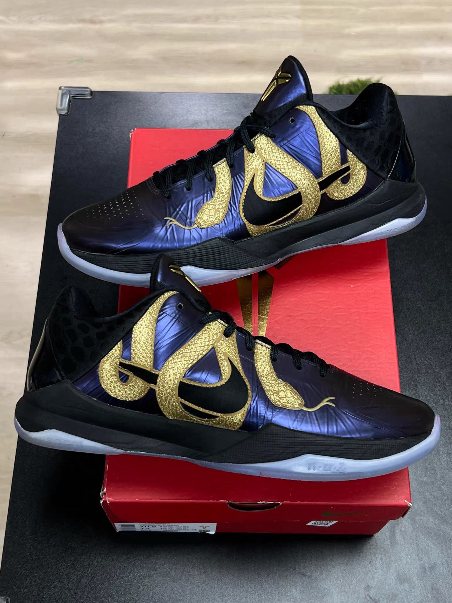Nike Nike ZK5 Year of the Mamba Black Purple Gold K15 Size US 11.5 / EU 44-45 - 5 Thumbnail
