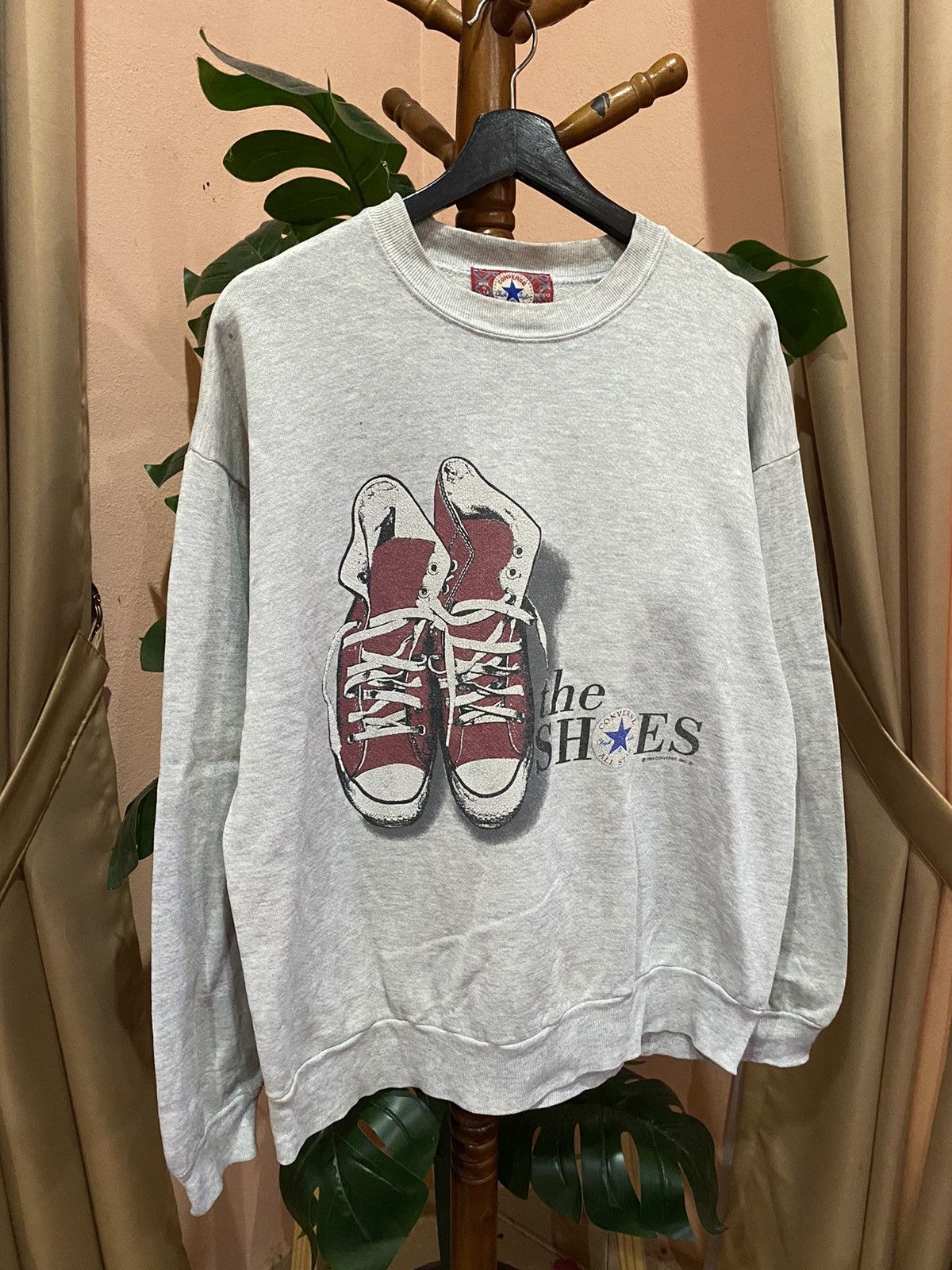 Converse Vintage 1994 Converse Sweatshirt featuring “The Shoes” Size US L / EU 52-54 / 3 - 3 Thumbnail