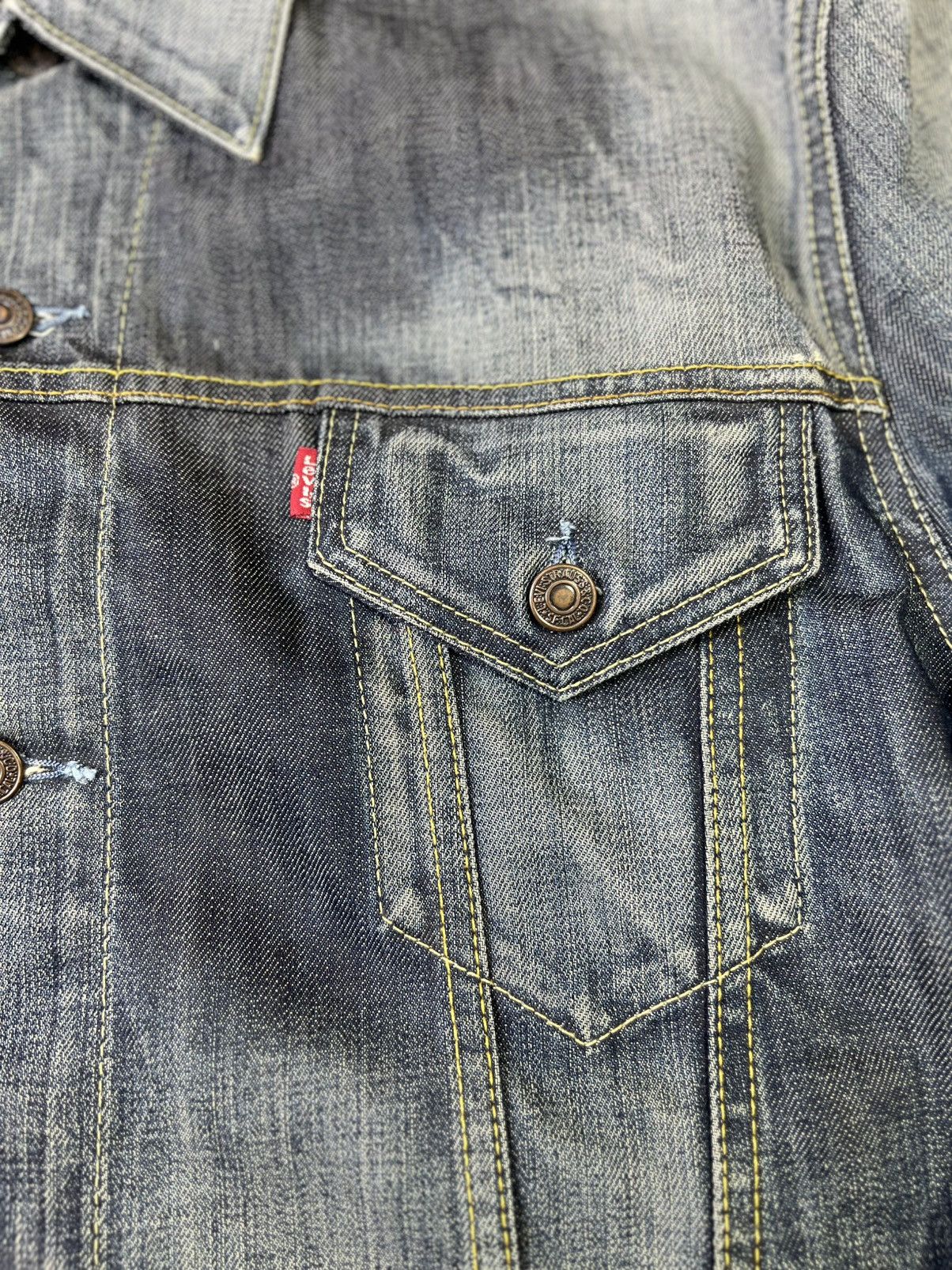 Levi's Vintage Clothing Vintage Y2K Levi’s 70500 Denim Trucker Jacket XL Distressed Size US XL / EU 56 / 4 - 3 Thumbnail