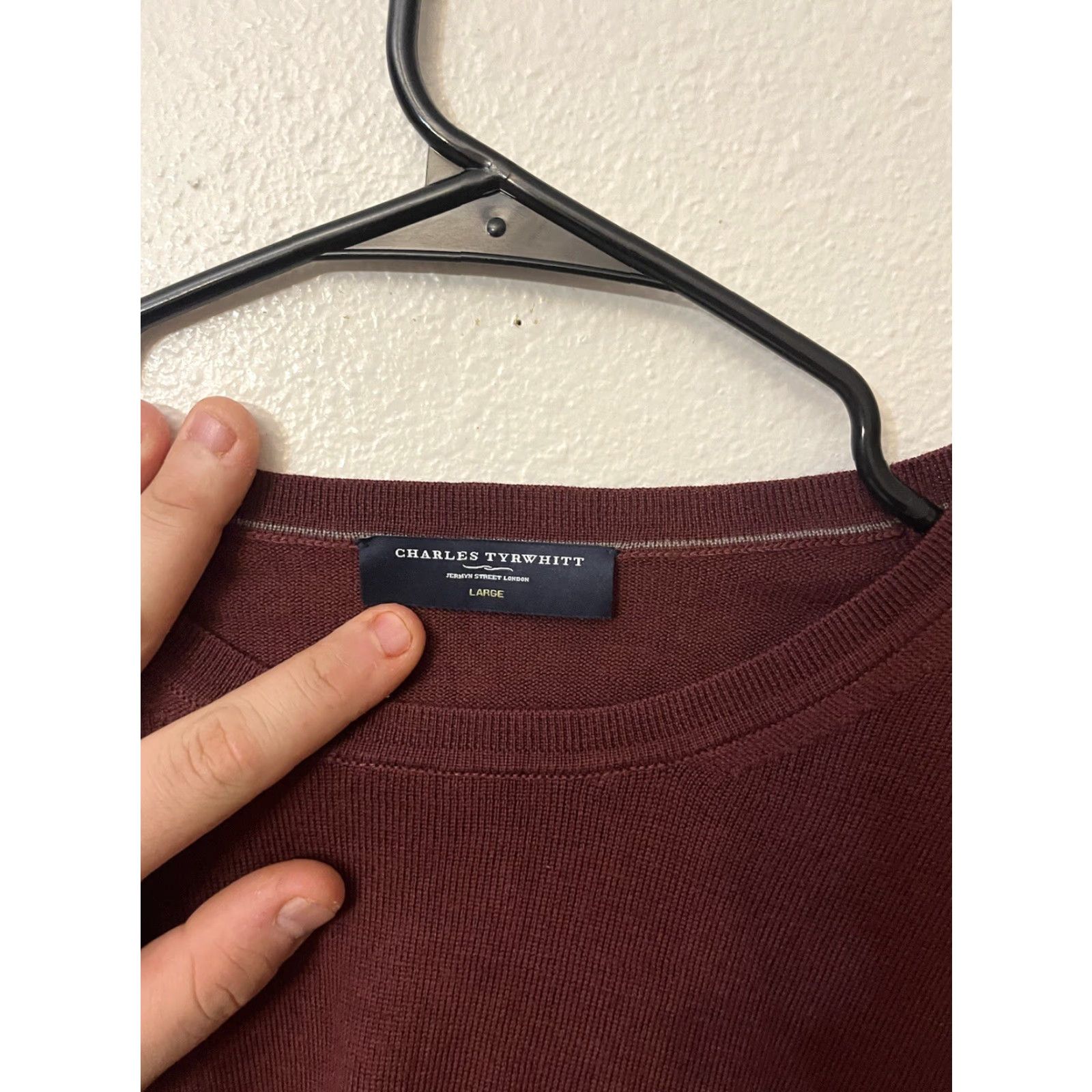 Charles Tyrwhitt VINTAGE Charles Tyrwhitt Sweater Mens Large Maroon Crew Neck Dadcore Size US L / EU 52-54 / 3 - 3 Thumbnail