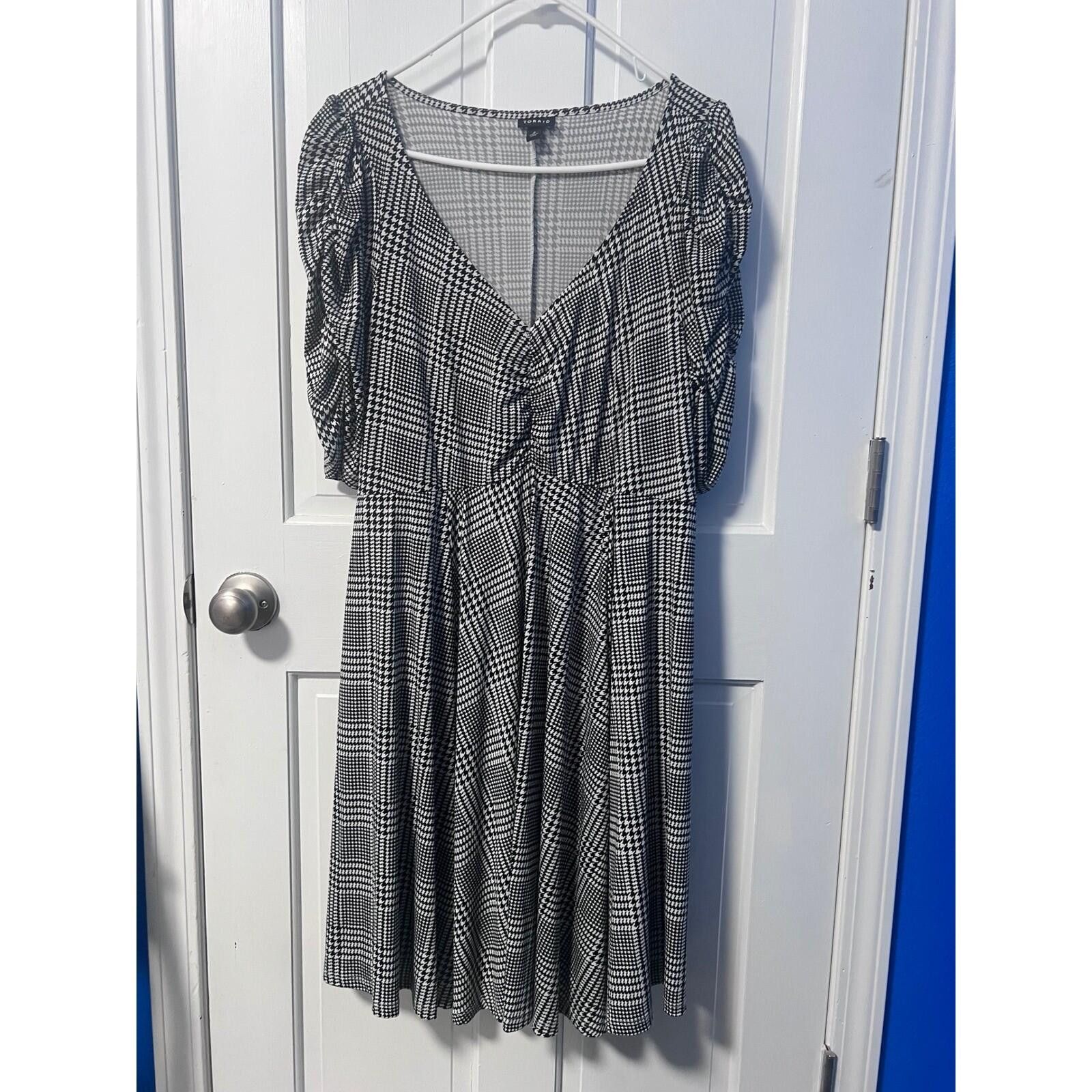 Other Torrid Dress Womens 2 Black White Excellent Houndstooth Size XXL / US 16-18 / IT 52-54 - 1 Thumbnail