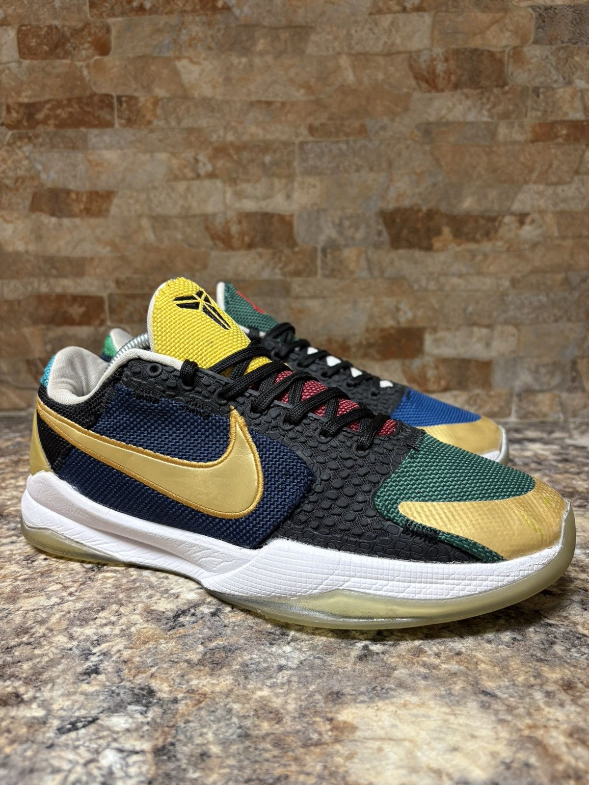 Nike × Undefeated Nike X Undefeated Kobe 5 Protro What If Pack Dirty Dozen 9 Size US 9 / EU 42 - 1 Thumbnail