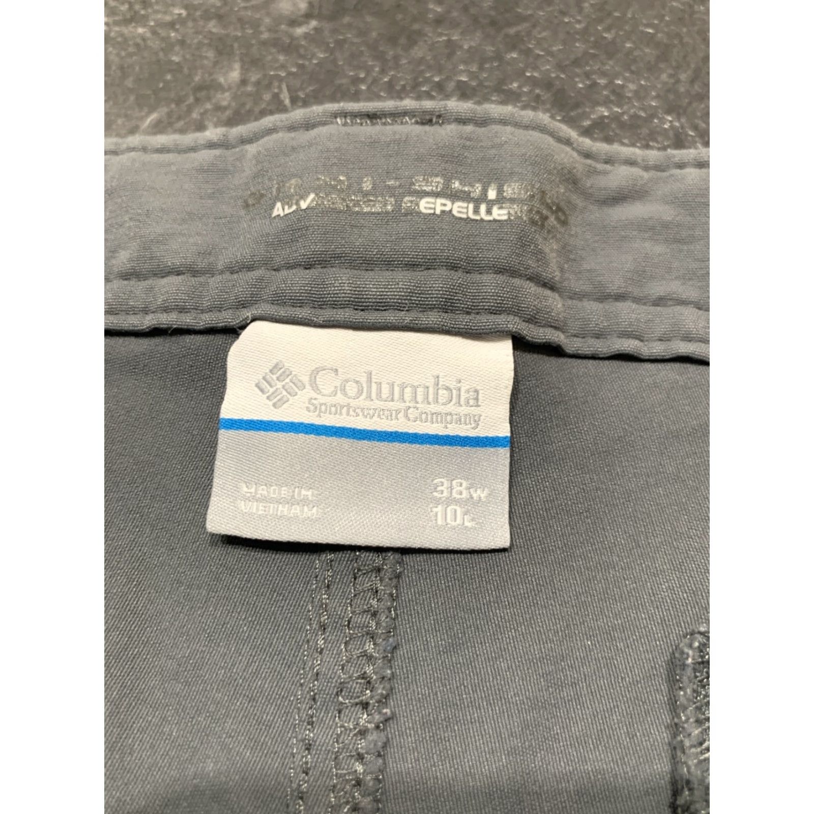 Vintage Columbia Men's Cargo Shorts 38 Inch Waist Gray Casual Outdoor Hiking Cotton Regular Fit Size US 38 / EU 54 - 5 Thumbnail