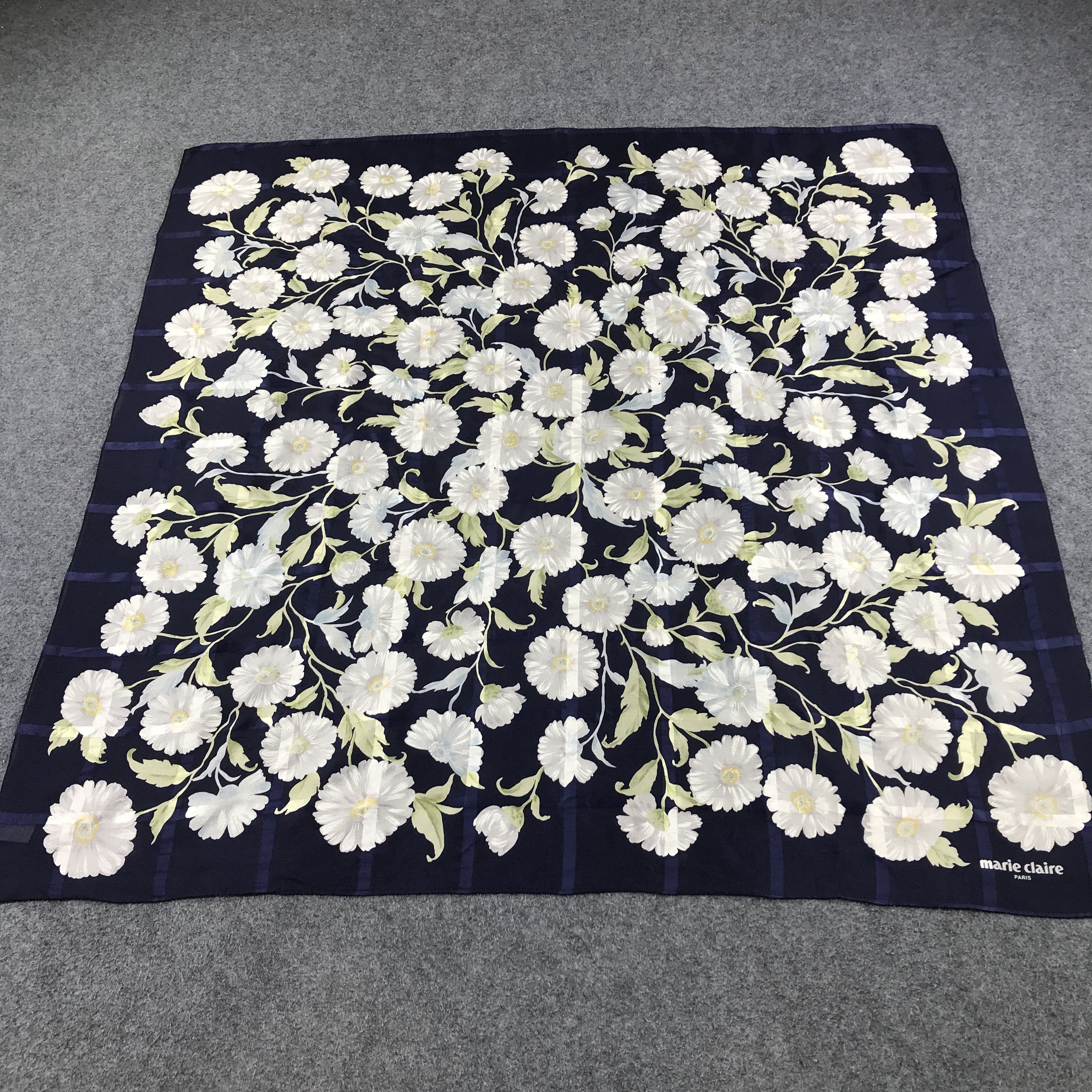Vintage Marie Claire Floral Silk Scarf M133 Size ONE SIZE - 2 Thumbnail
