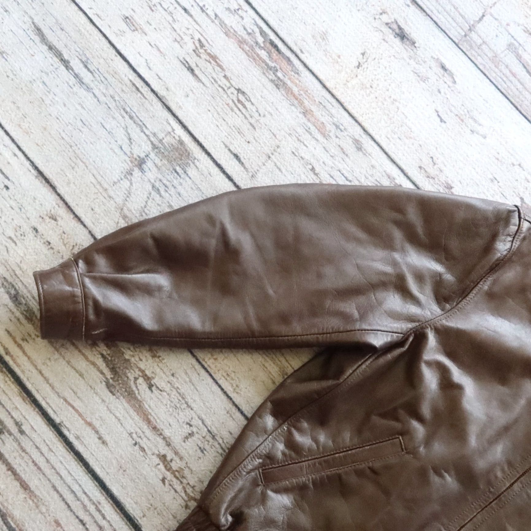 Vintage VINTAGE Johnson Leathers Bomber Jacket Mens Leather Brown 40 US Made USA Weekends? Size US XXS / EU 40 - 4 Thumbnail