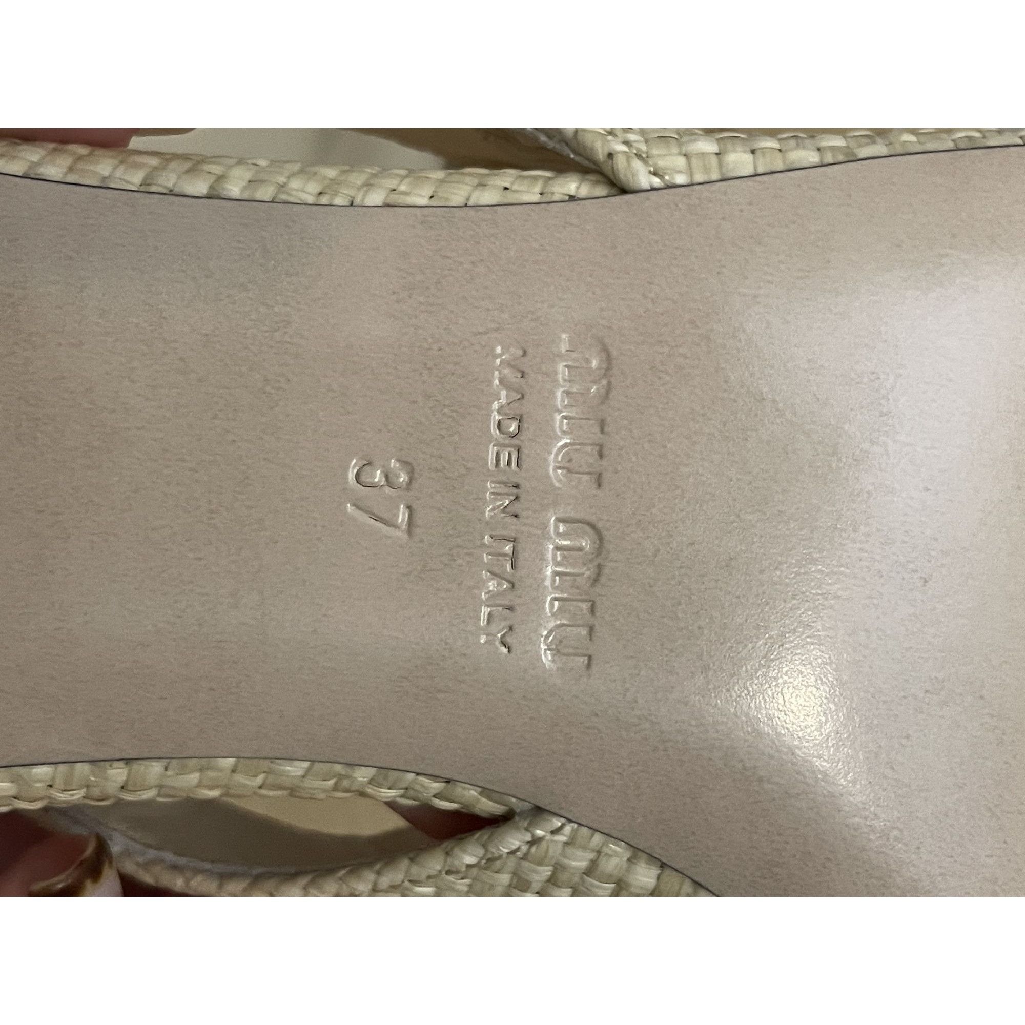 Miu Miu Miu Miu Tan/black Patent Leather And Raffia Slingback Pumps Size US 7 / IT 37 - 8 Thumbnail