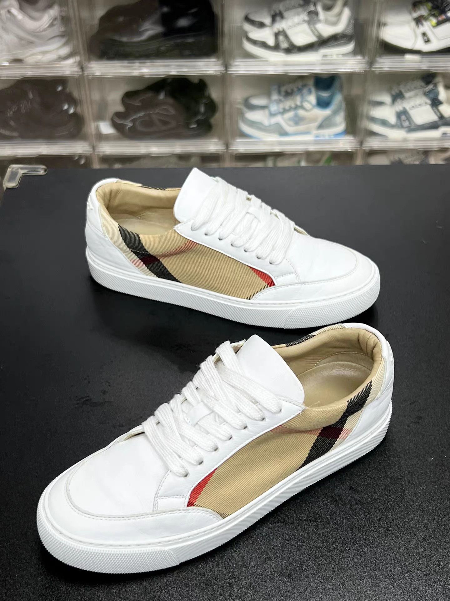 Burberry Burberry Check Low-Top Sneakers K15 Size US 6 / IT 36 - 1 Thumbnail