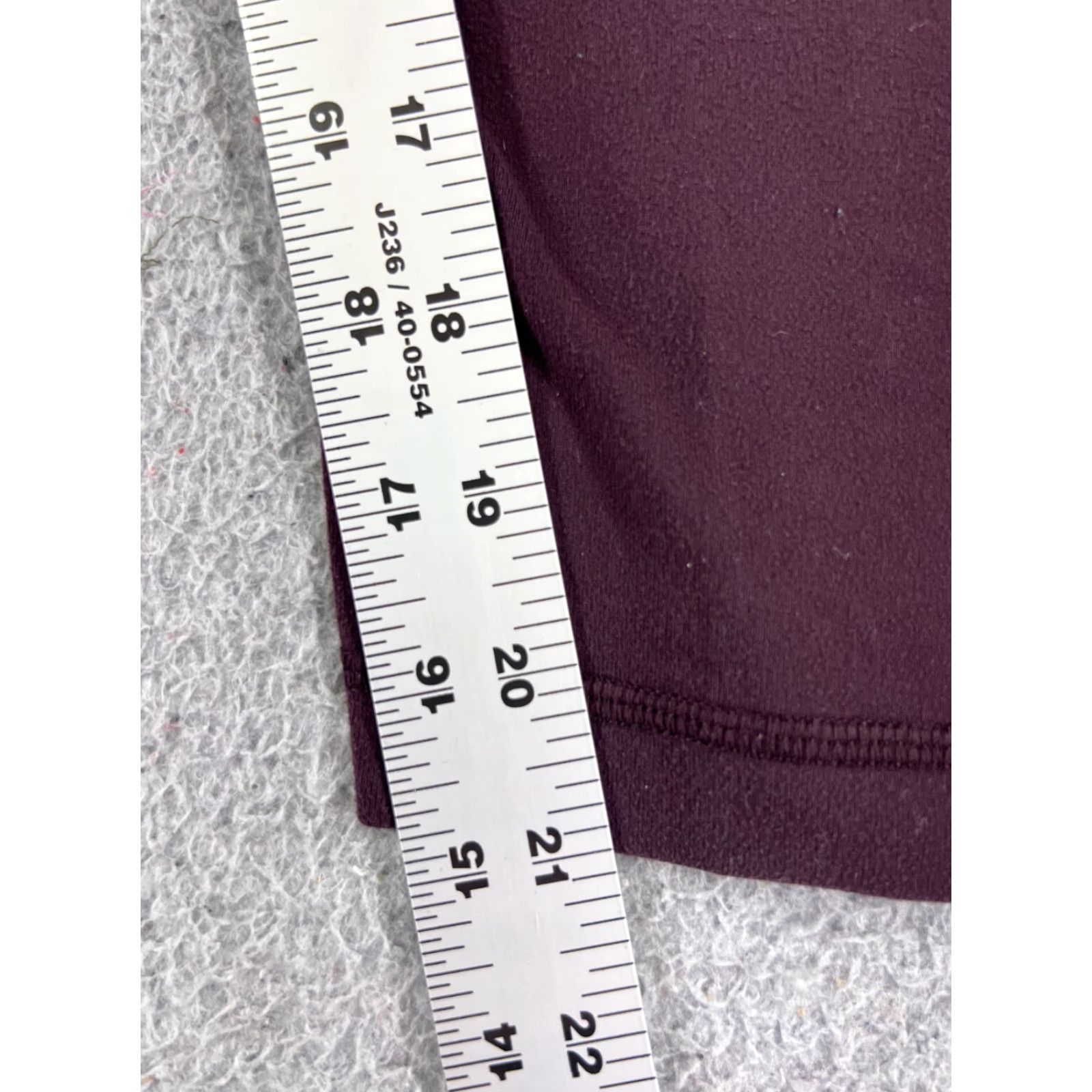 Lululemon Lululemon Leggings Womens 4 Purple Wunder Under Crop 21" Inseam Yoga Read Pockets Zip Pocket Cropped Alignment Align Pair? (Note: This seems off) Size 27" / US 4 / IT 40 - 6 Thumbnail