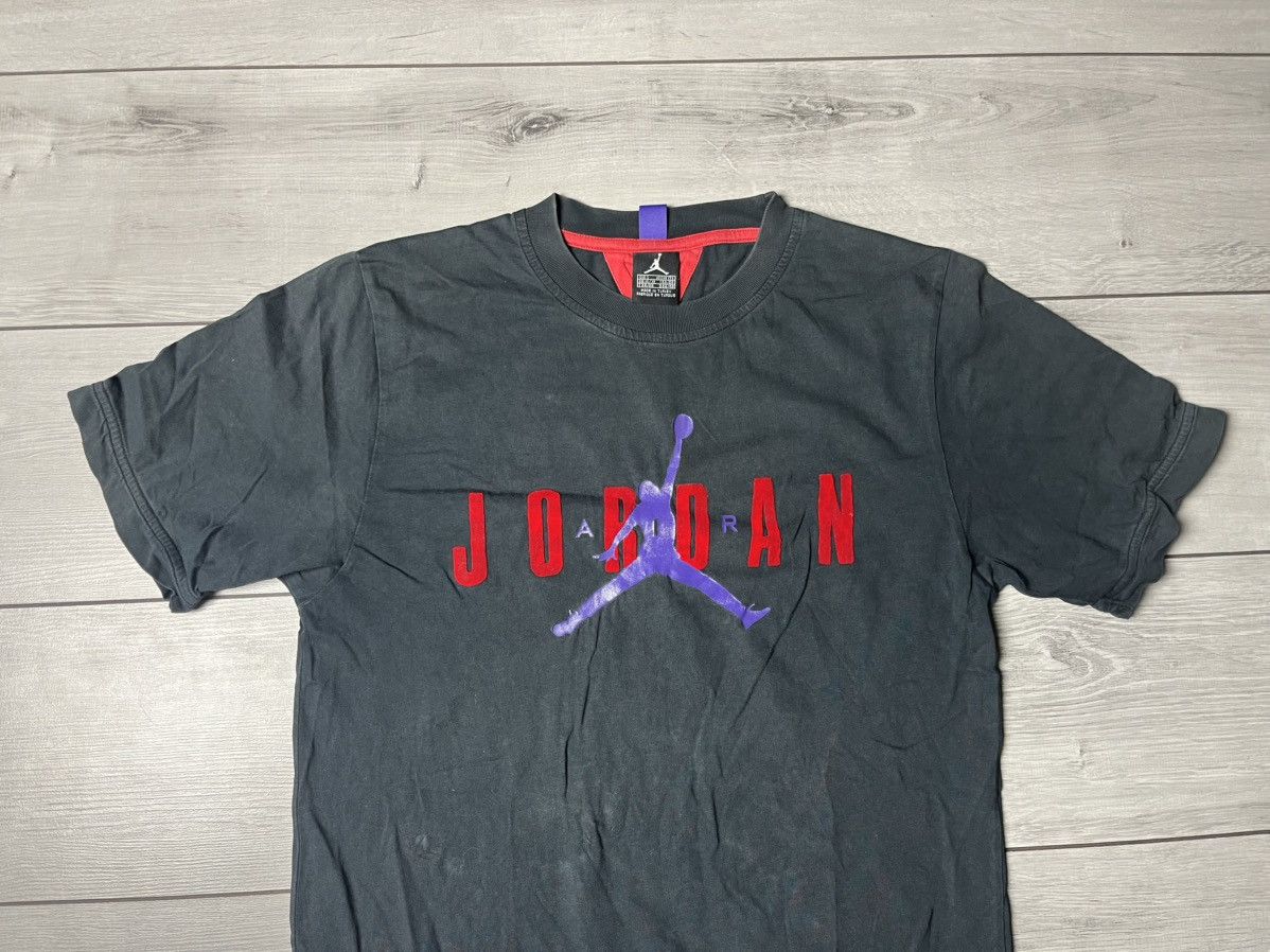 Jordan Brand Vintage Jordan Tshirt 90s black Spellout logo Size US S / EU 44-46 / 1 - 3 Thumbnail