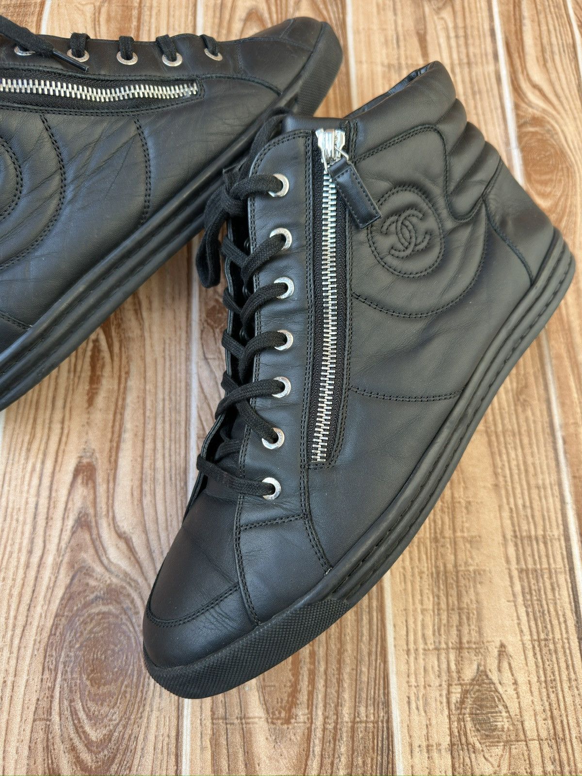 Chanel Chanel CC Vintage Leather Hightop Sneakers Size US 11 / EU 44 - 11 Thumbnail