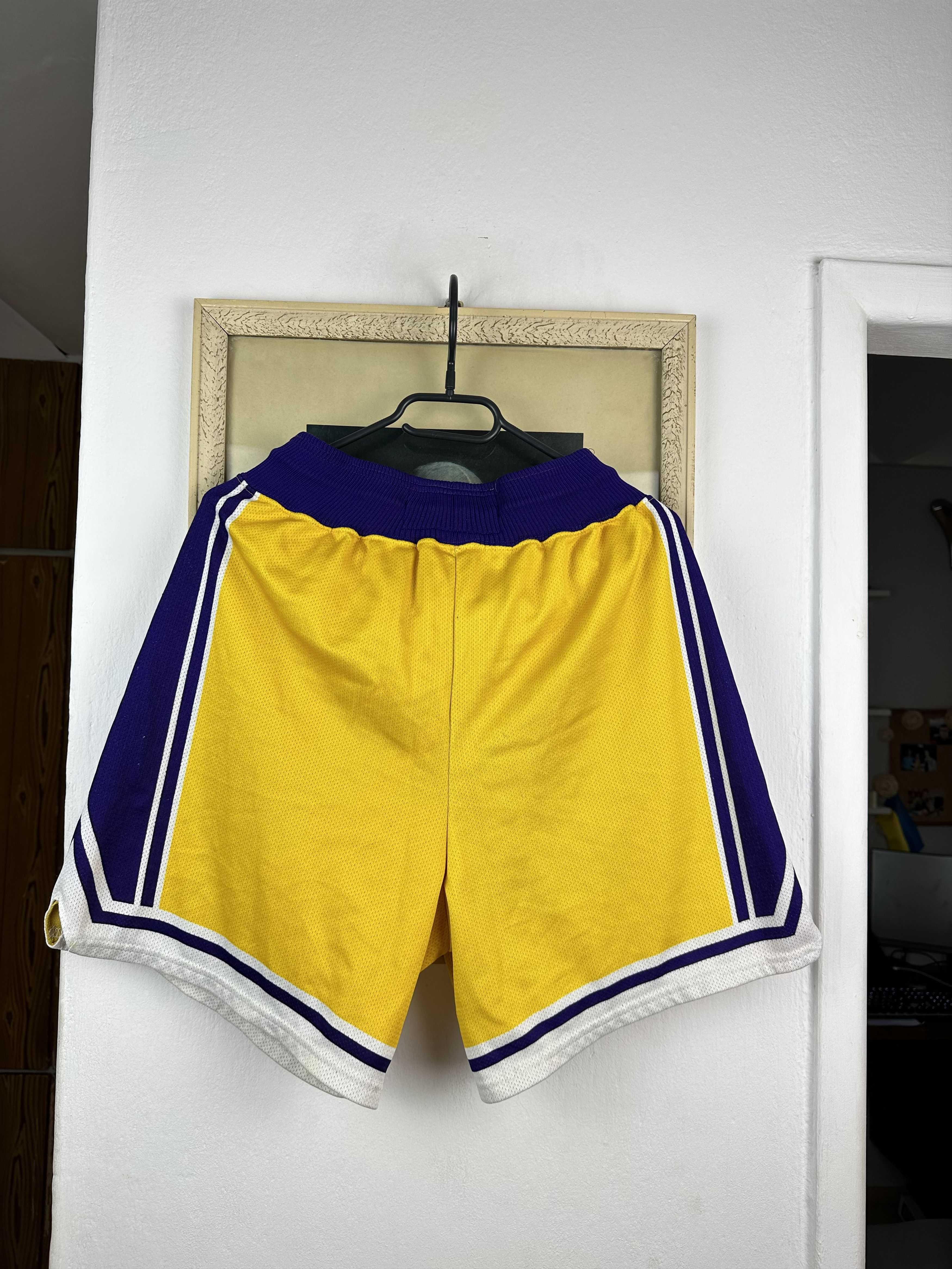 Champion Vintage Champion Lakers Shorts Bryant Era Rare NBA M Size US 32 / EU 48 - 11 Thumbnail