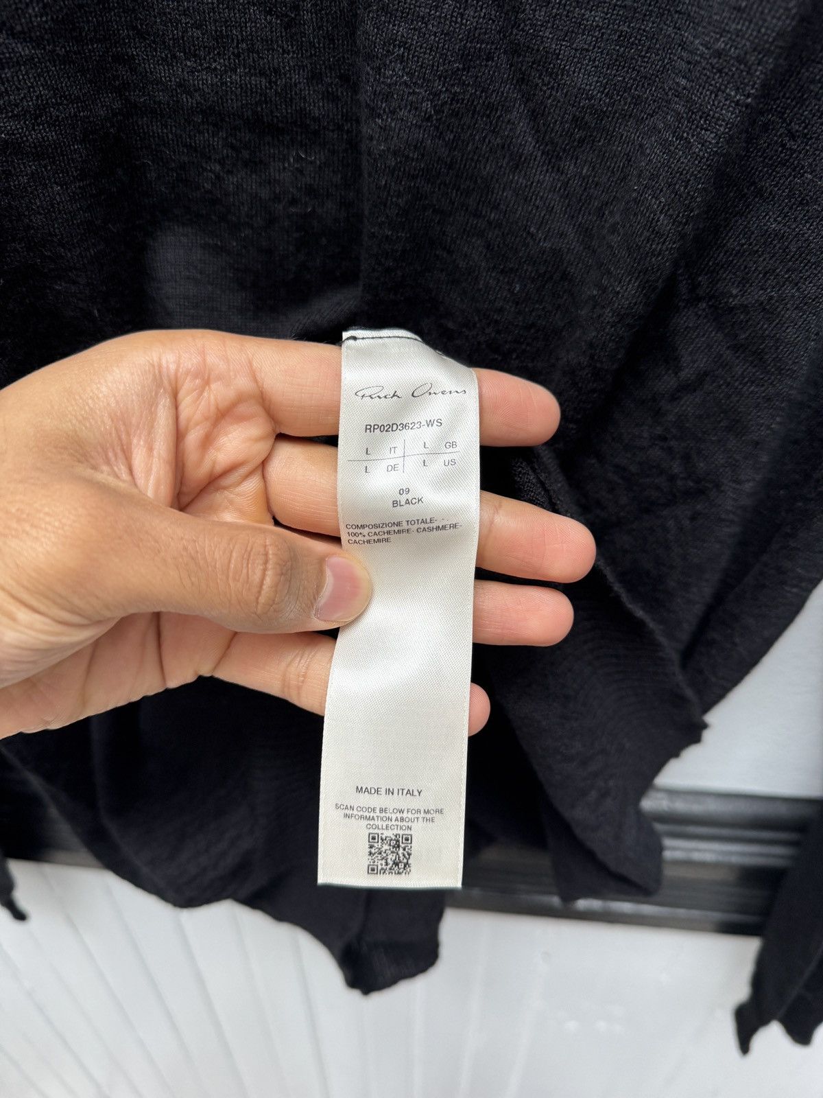 Rick Owens RICK OWENS KNIT V-NECK CASHMERE SWEATER BLACK NWT LARGE Size US L / EU 52-54 / 3 - 4 Thumbnail