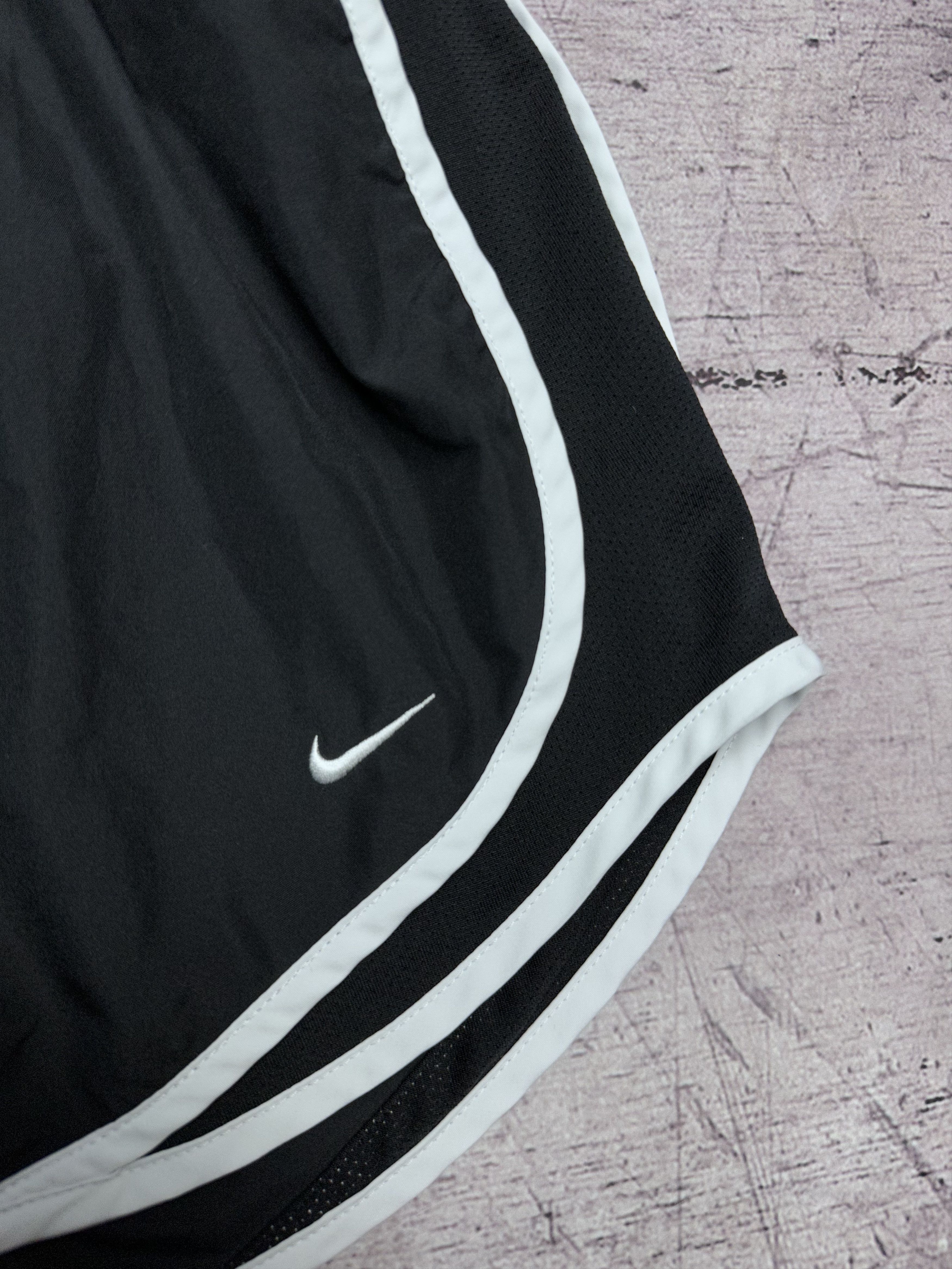 Nike Nike Dri Fit Womens Shorts Size 34" / US 12 / IT 48 - 3 Thumbnail