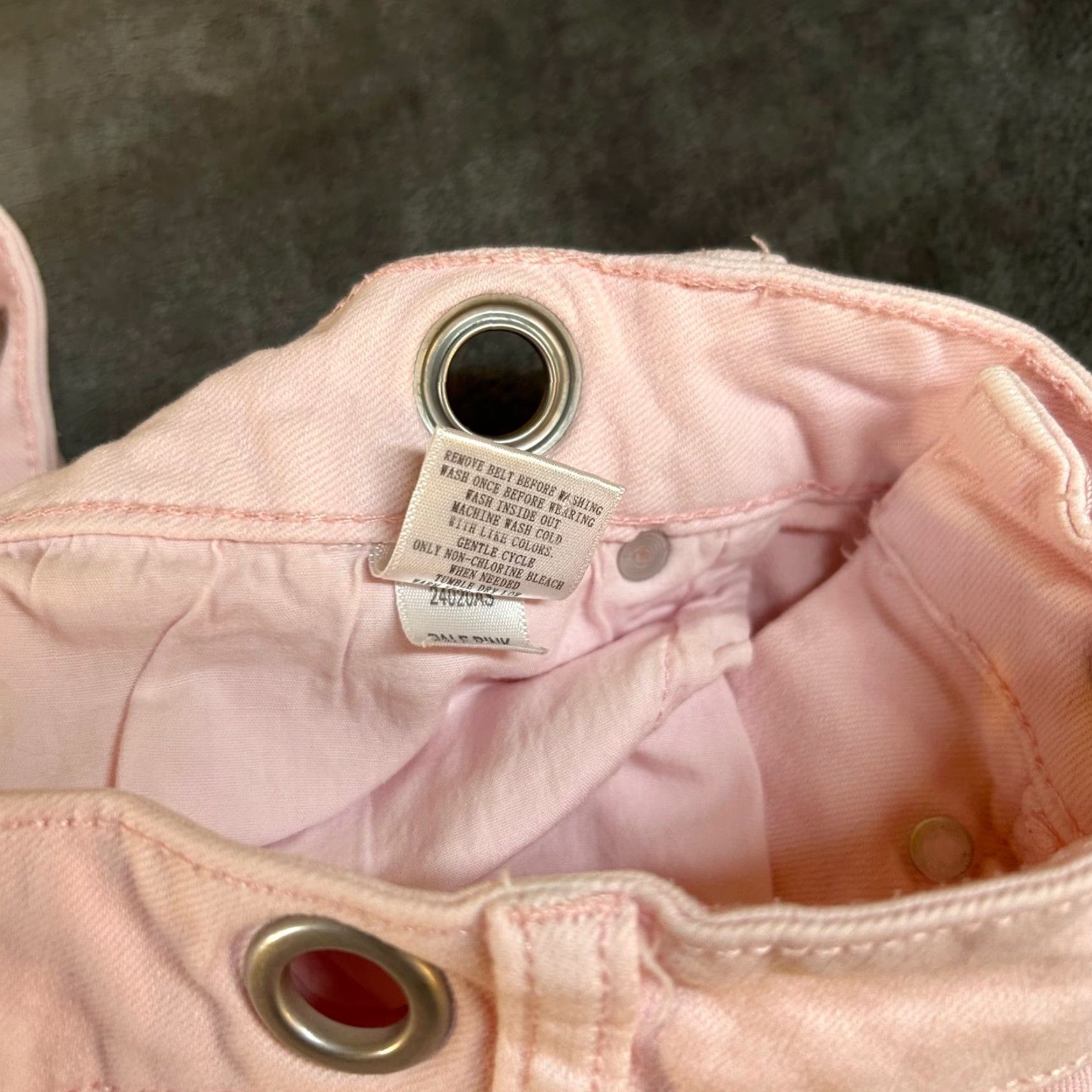 Vintage Altard State Pink Denim Shorts Frayed Hem Eyelet Detail Stretch Womens Size 31 Size 24" / US 00 / IT 34 - 6 Thumbnail