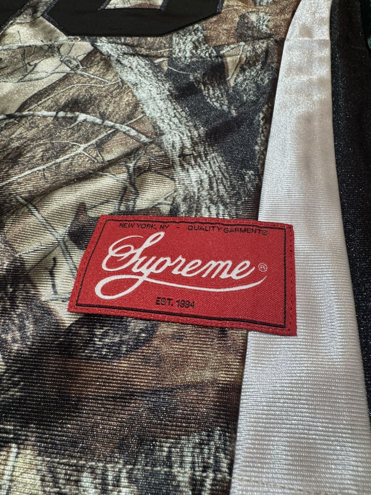 Supreme Supreme Breast Cancer Awareness Jersey Realtree Camo Size US M / EU 48-50 / 2 - 2 Thumbnail