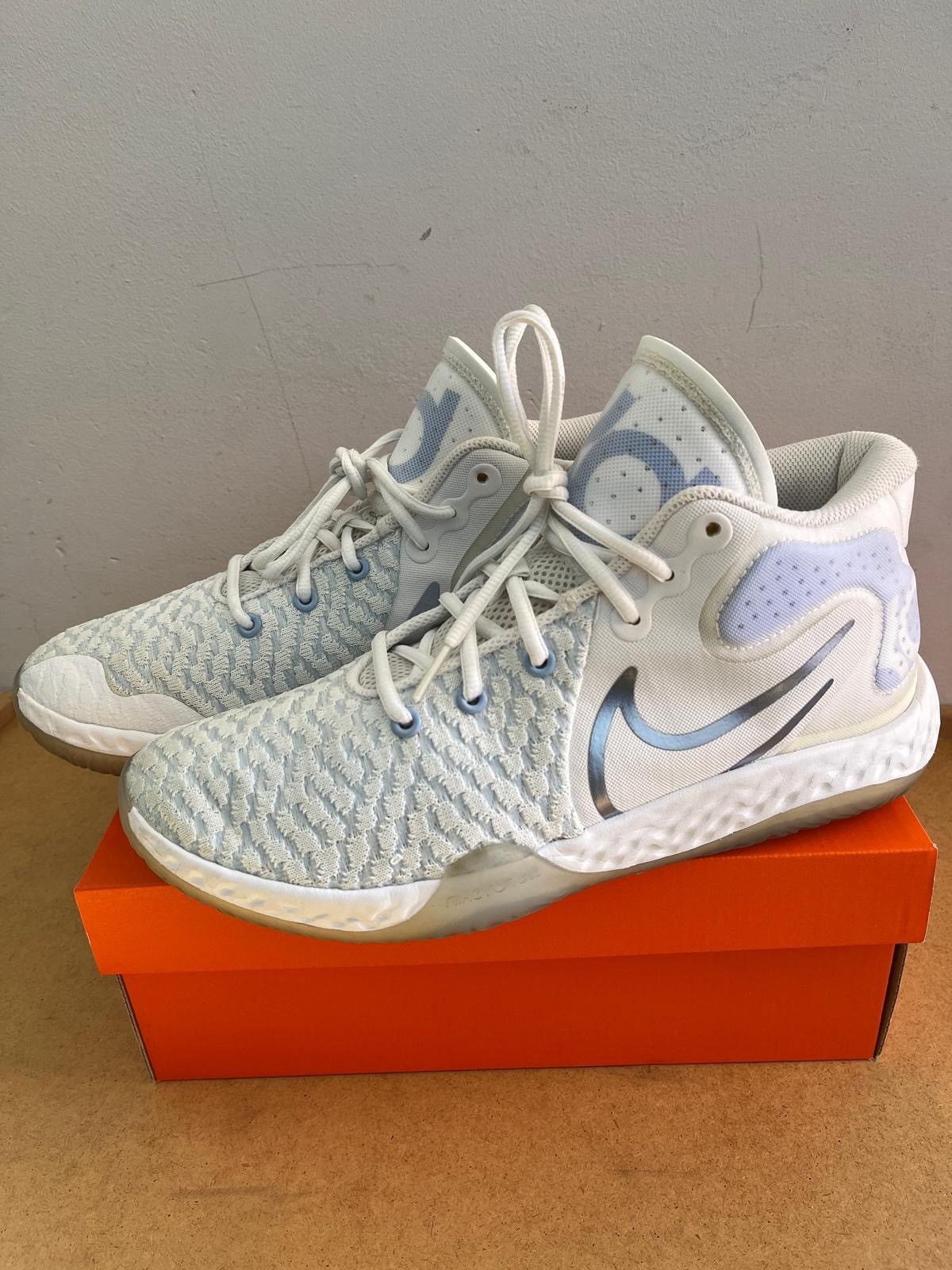 Nike NIKE KD TREY 5 VIII WHITE ROYAL TINT Size US 9.5 / EU 42-43 - 1 Thumbnail