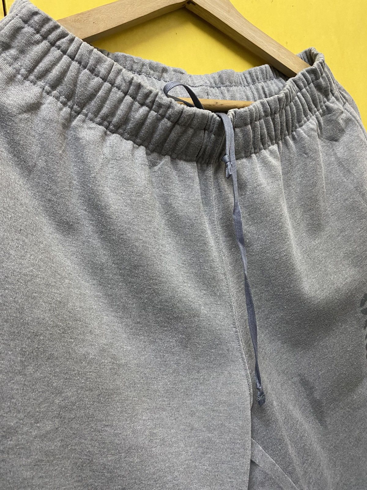 Under Armour Under Armour Jogger Pants Gray Colour Size US 33 - 3 Thumbnail