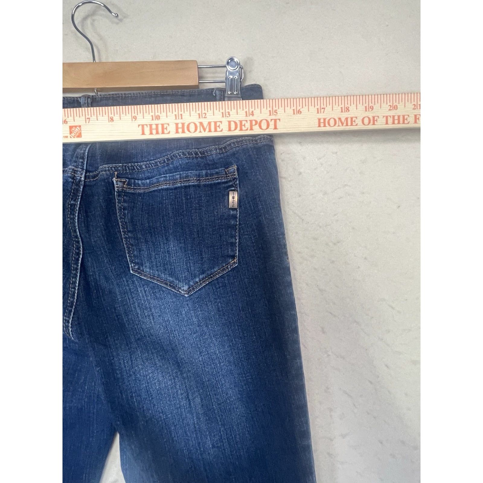 Vintage 1822 Denim Jeans Skinny Blue Dark Wash 8 Regular 26in Cotton Blend Button Zip Pockets Logo Women Style Size 30" / US 8 / IT 44 - 3 Thumbnail