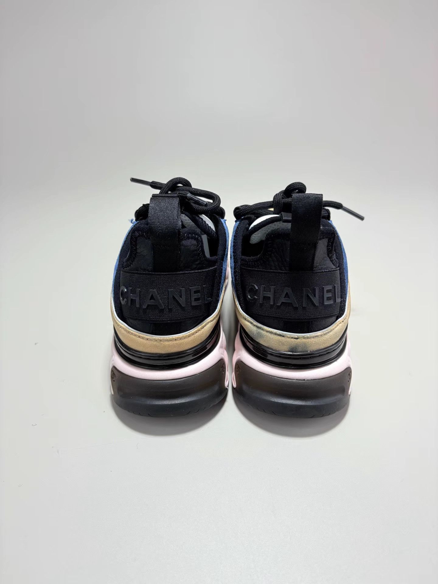 Chanel CHANEL Color-Blocked CC Logo Air Cushion Sneakers Size US 6 / IT 36 - 3 Thumbnail
