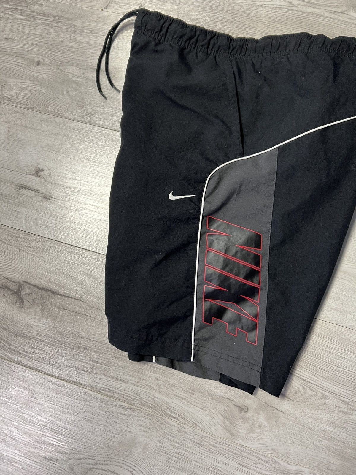 Nike Vintage Nike Big Logo Nylon Shorts / Embroidered Swoosh Logo Size US 34 / EU 50 - 2 Thumbnail