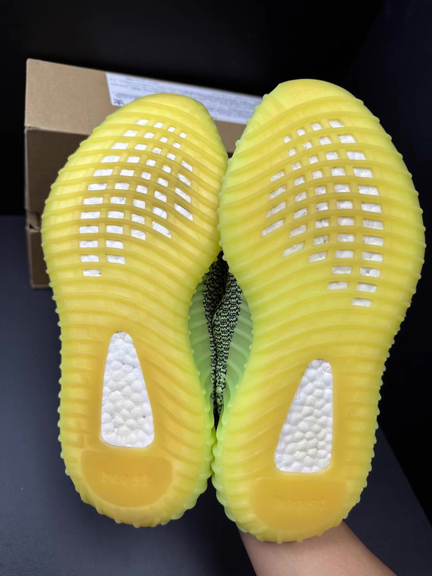 Yeezy Yeezy 350 Black Green Ｑ20 Size US 5.5 / EU 38 - 6 Thumbnail