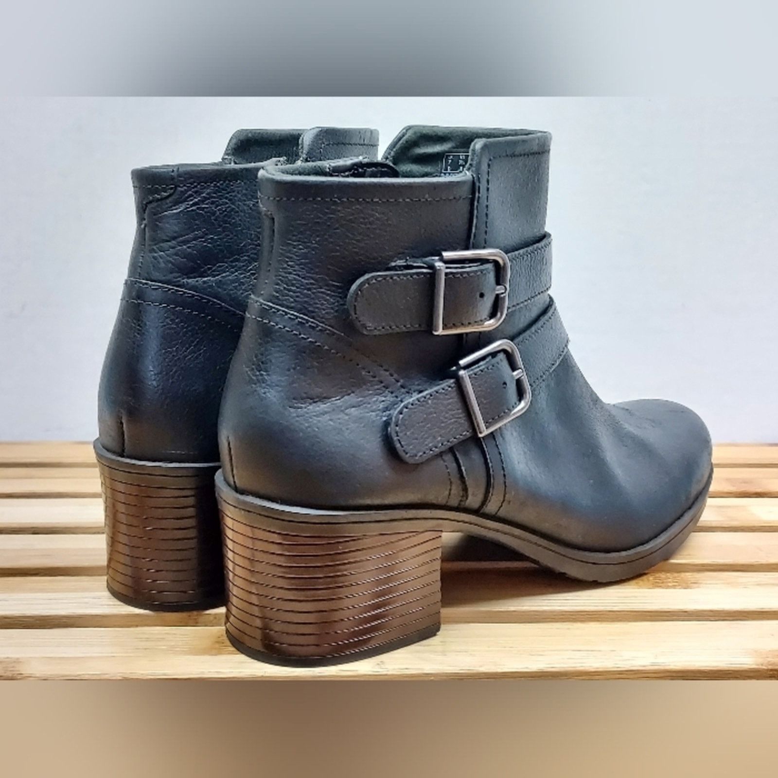 Clarks Clarks Womens | Black | Hollis Buckle Ankle Boots Size 9.5 Size US 9.5 / IT 39.5 - 3 Thumbnail