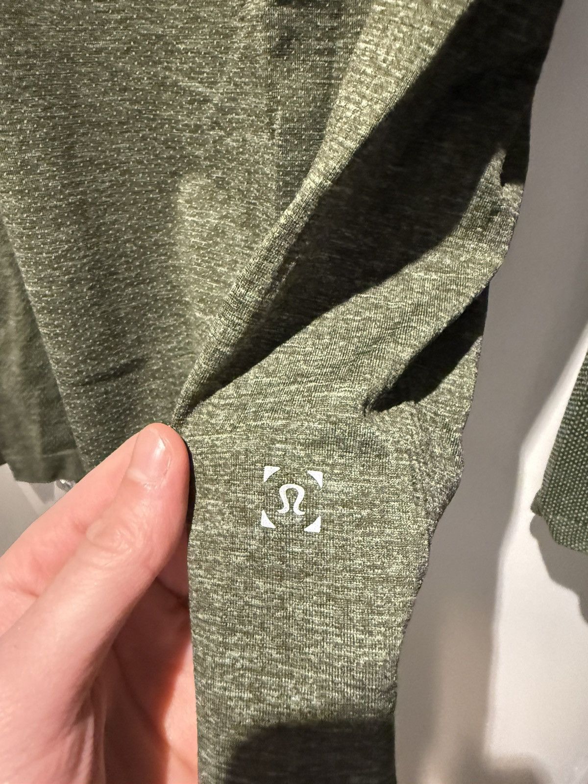 Lululemon Lululemon Long Sleeve Athletic Shirt Size US S / EU 44-46 / 1 - 4 Thumbnail