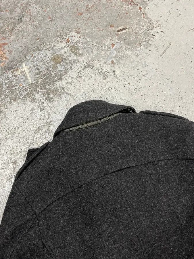 Armani Collezioni 2000s Armani Dark Grey Wool Asymmetrical Lined Coat Size US M / EU 48-50 / 2 - 7 Thumbnail