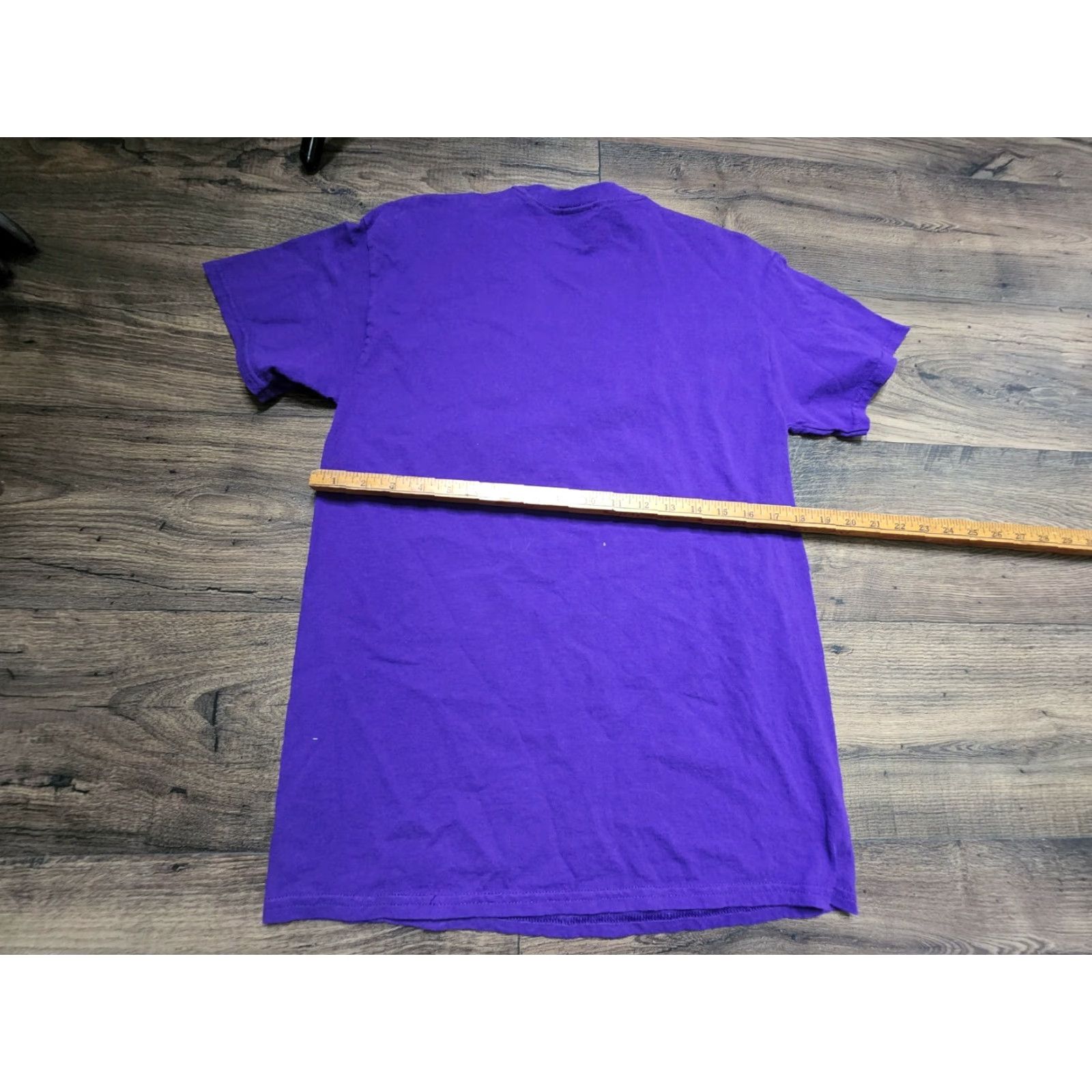 Gildan VINTAGE 90s Gildan T-Shirt Mens M New Orleans Masquerade Mask Embroidered Purple Cotton Blend Crew Neck Short Sleeve 90s Theme Size US M / EU 48-50 / 2 - 2 Thumbnail