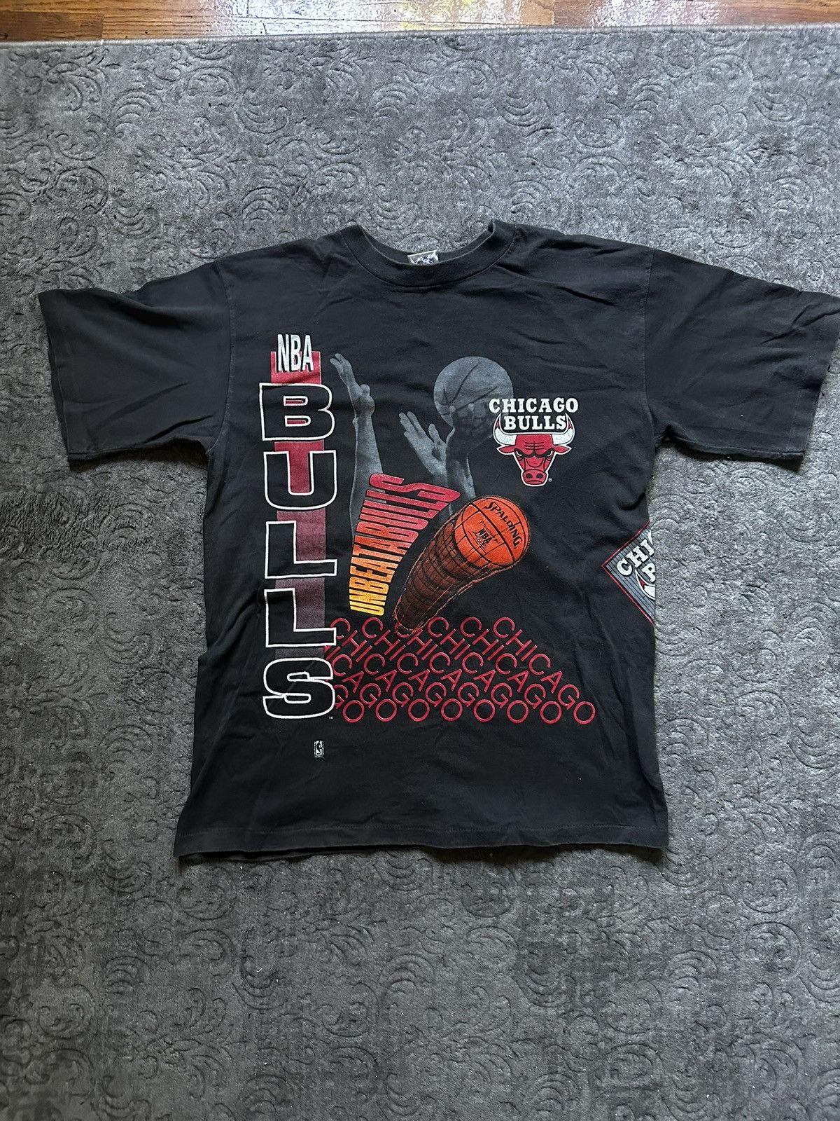 Vintage Vintage 90s Salem Chicago Bulls All Over Print Tshirt Single Size US M / EU 48-50 / 2 - 1 Thumbnail