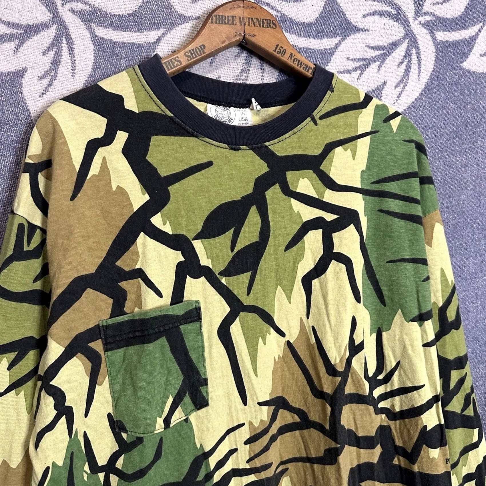 Vintage VINTAGE Predator Camouflage Long Sleeve T Shirt USA Made XL Cotton Pocket Crew Neck Men’s 1990s 80s 90s Logo Shirt Size US XL / EU 56 / 4 - 2 Thumbnail