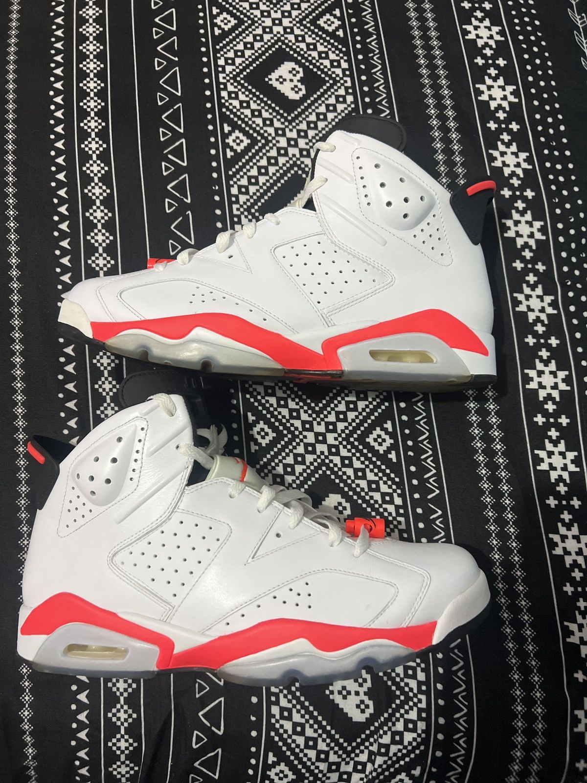 Jordan Brand Jordan 6 White Infared Size US 11 / EU 44 - 1 Thumbnail