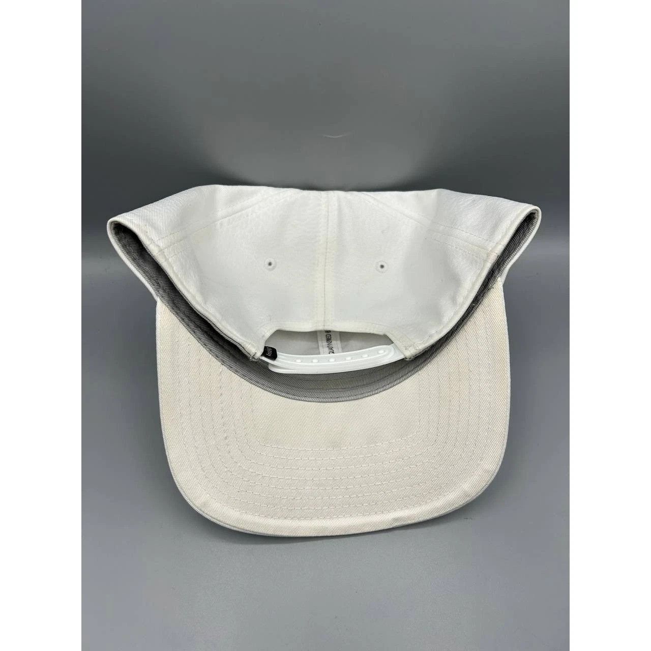 Jordan Brand Air Jordan Hat Men Cement Elephant Metal Logo Snap Back Cap Size ONE SIZE - 9 Thumbnail