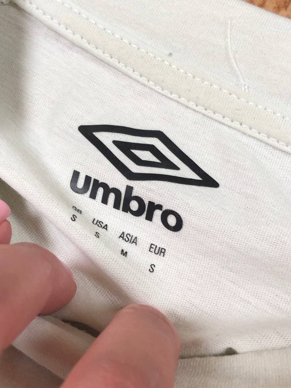 Umbro Vintage Y2K Jerseys Umbro white logo T-shirt streetwear Size US S / EU 44-46 / 1 - 2 Thumbnail