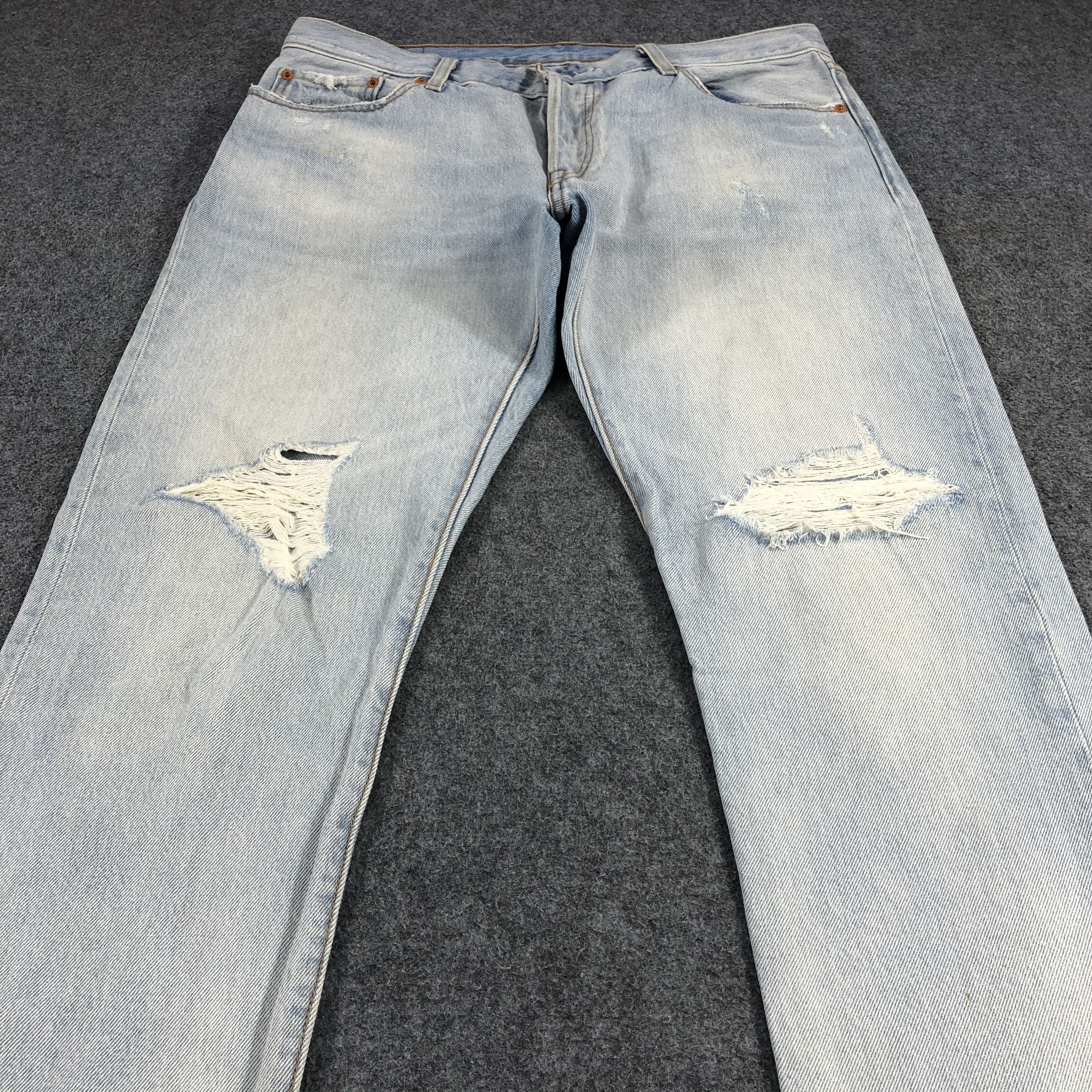 Levi's Vintage Light Wash Levis 501 Jeans-JM1354 Size US 35 - 3 Thumbnail
