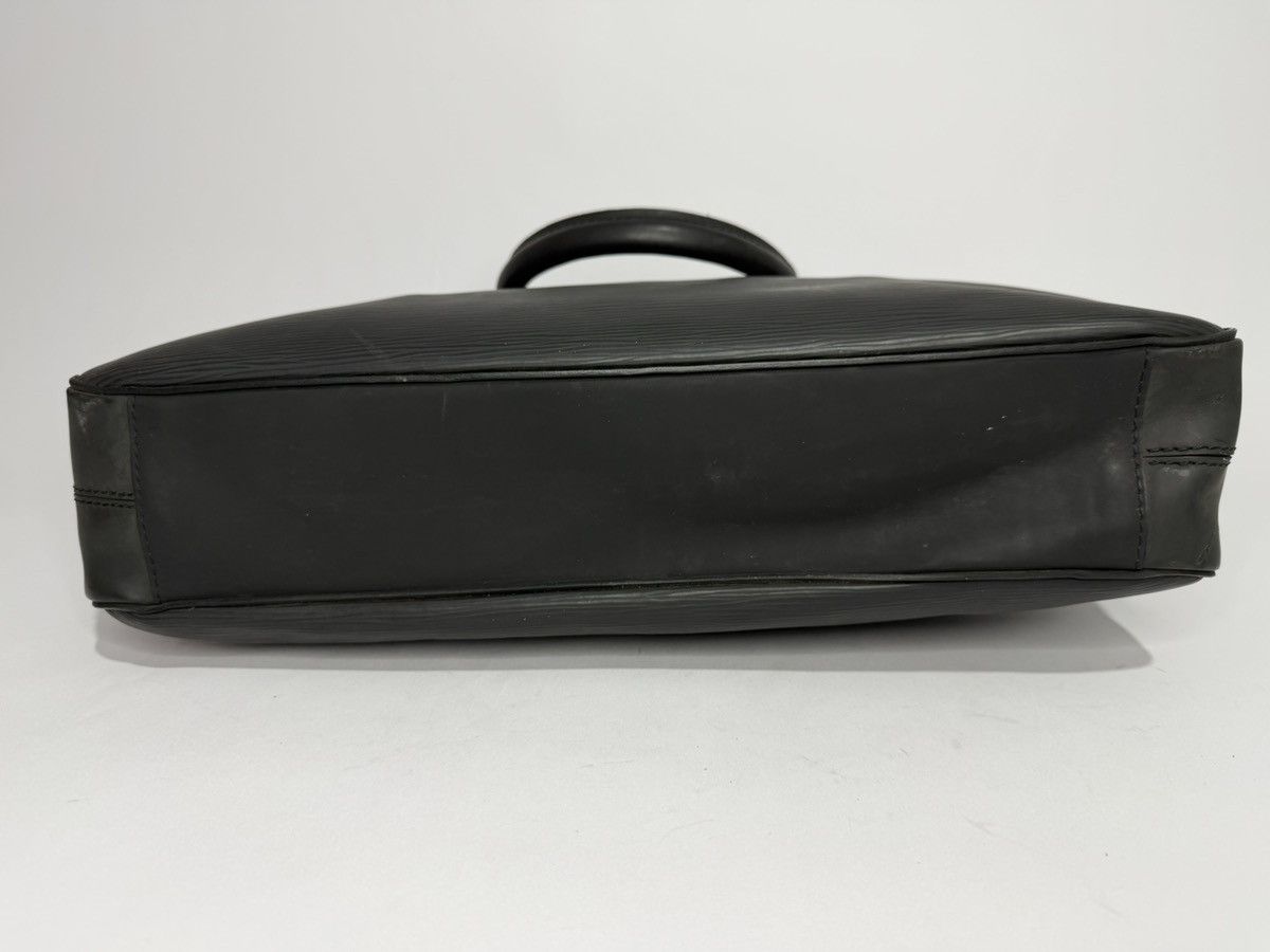 Louis Vuitton Louis Vuitton Epi Dandy MM Briefcase Size ONE SIZE - 4 Thumbnail