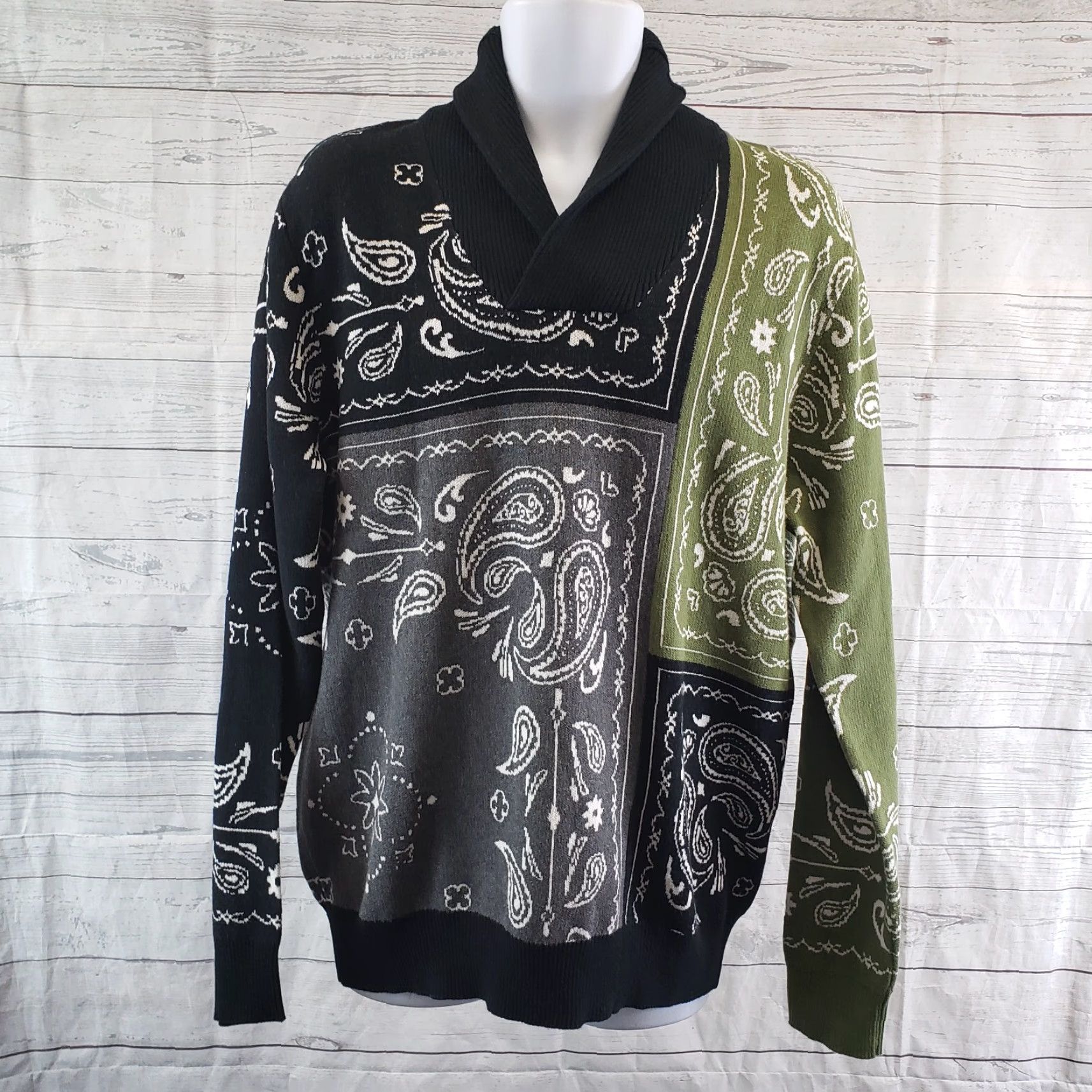 Vintage VINTAGE? Wait none. Sun + Stone Mens Pullover Sweater Size M Black Green Bandana Print Long Sleeve Size US M / EU 48-50 / 2 - 2 Thumbnail