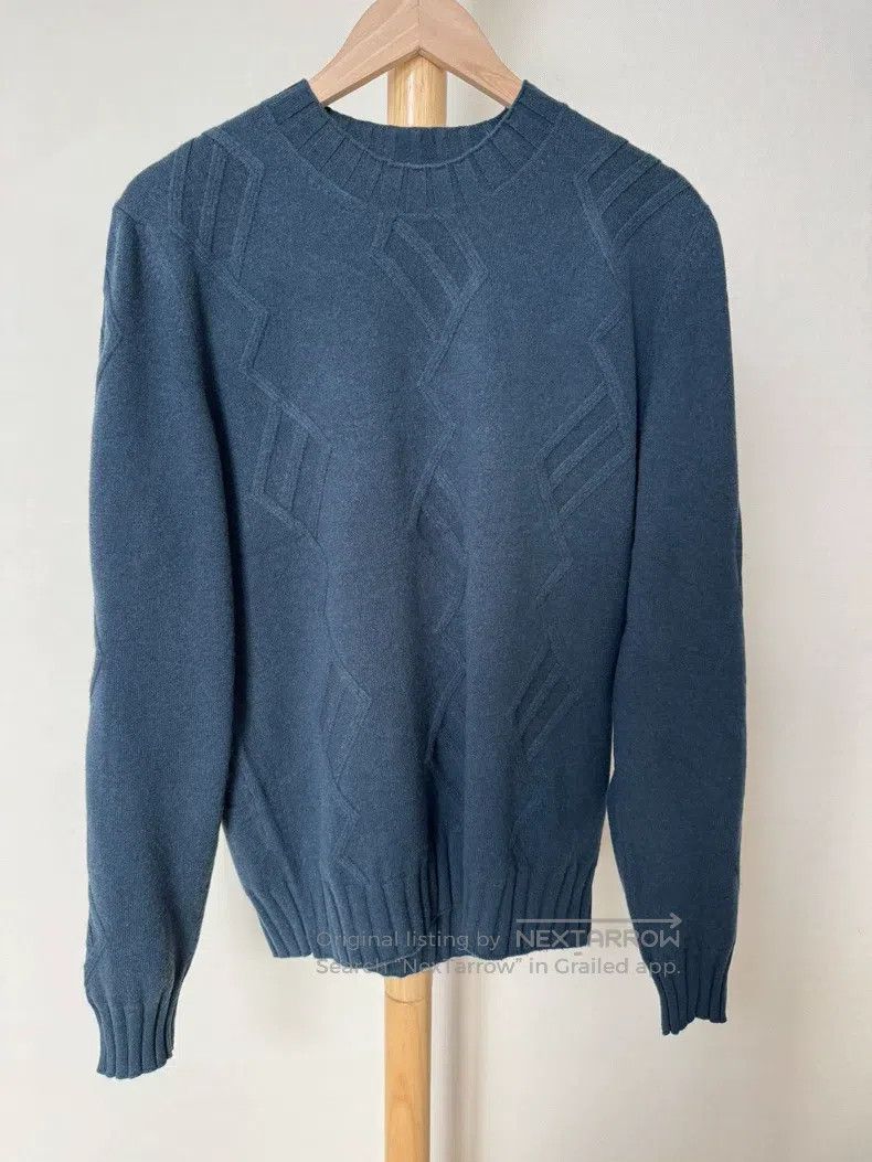 Hermes Cashmere sweater 100% cashmere.