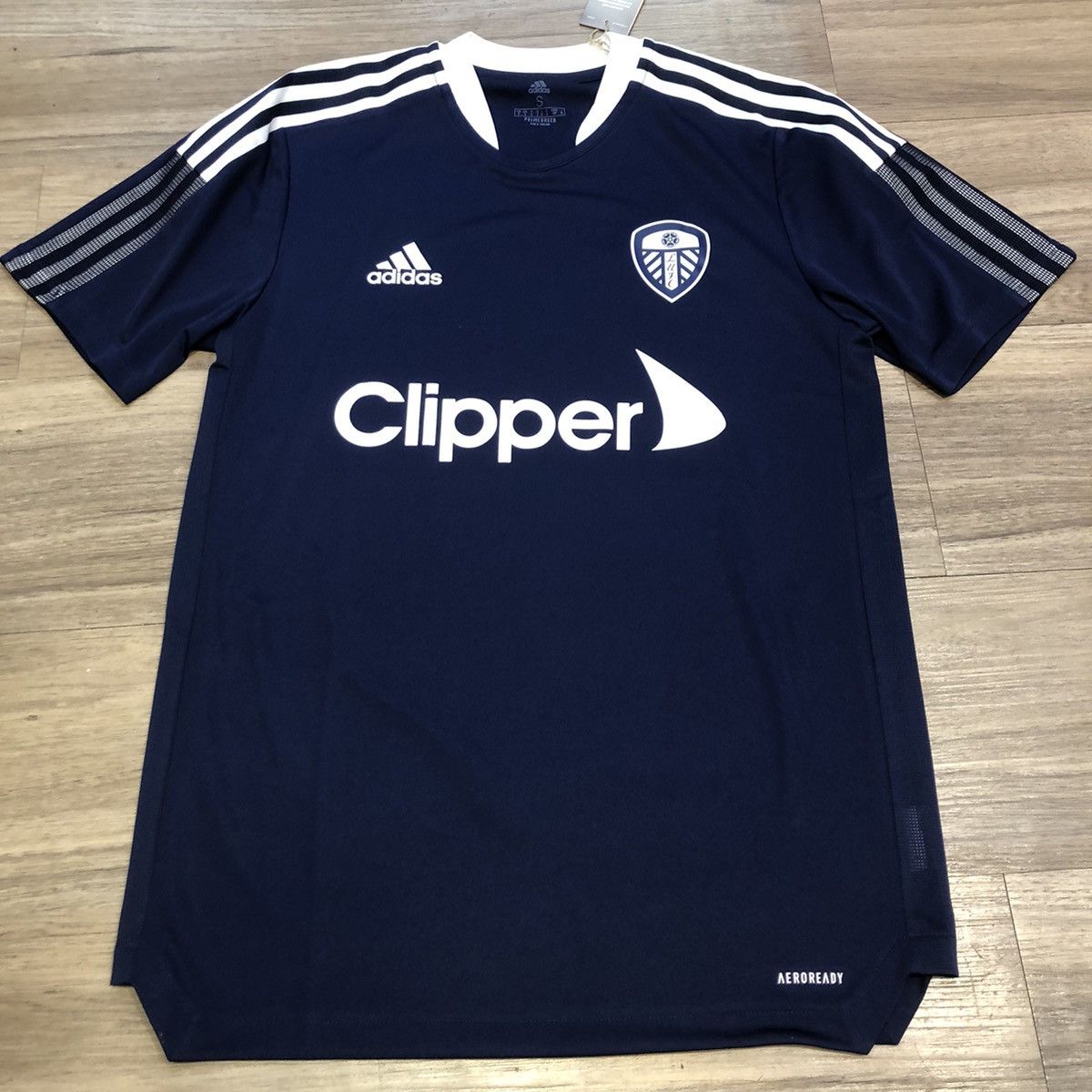 Leeds United 21/22 training shirt (bnwt)