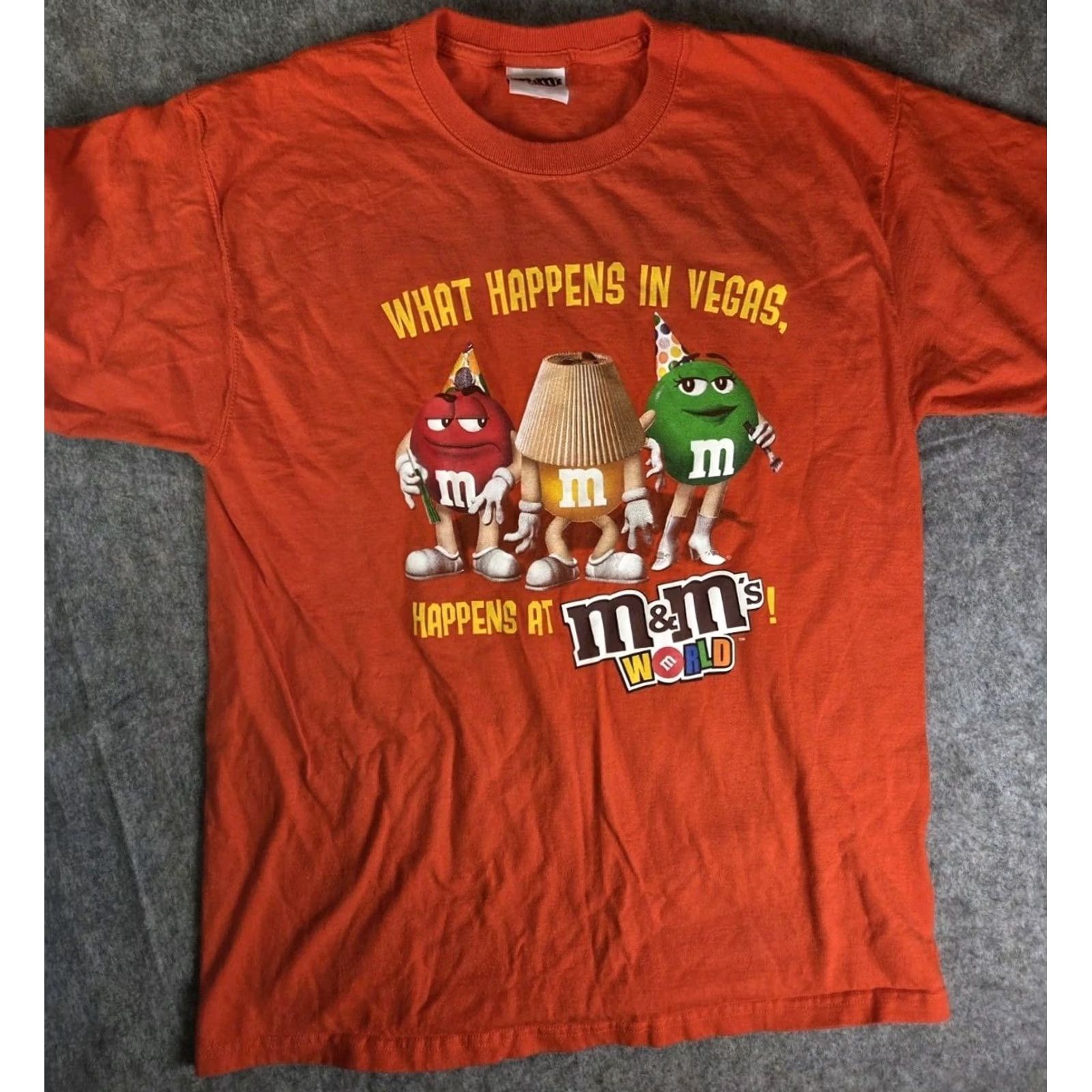 Vintage VINTAGE LAS VEGAS M&M's WORLD WHAT HAPPENS IN VEGAS T-Shirt Men M Orange Logo Graphic Print Candy 90s Mens Size US M / EU 48-50 / 2 - 2 Thumbnail