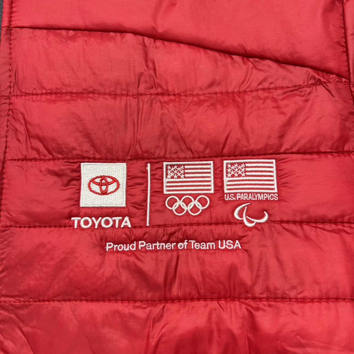 Japanese Brand NEW Toyota Jacket Red Puffer Full Zip Coat Olympics Promo Size US M / EU 48-50 / 2 - 7 Thumbnail