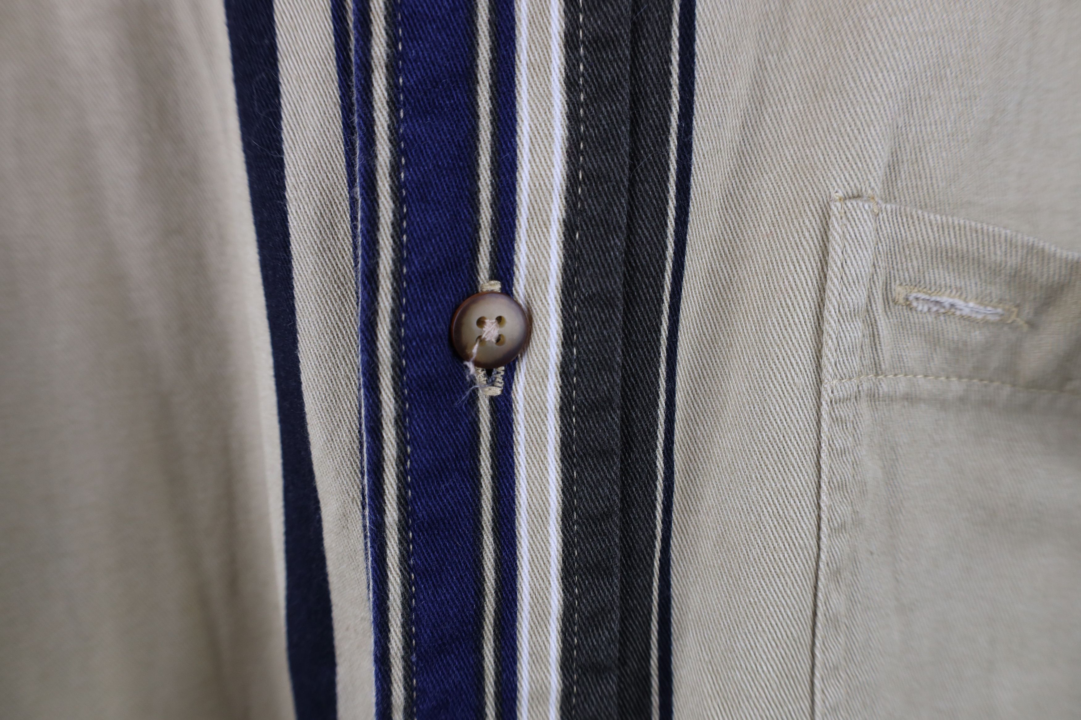 Vintage Vintage 90s Streetwear Block Collared Button Down Shirt Size US XL / EU 56 / 4 - 7 Thumbnail