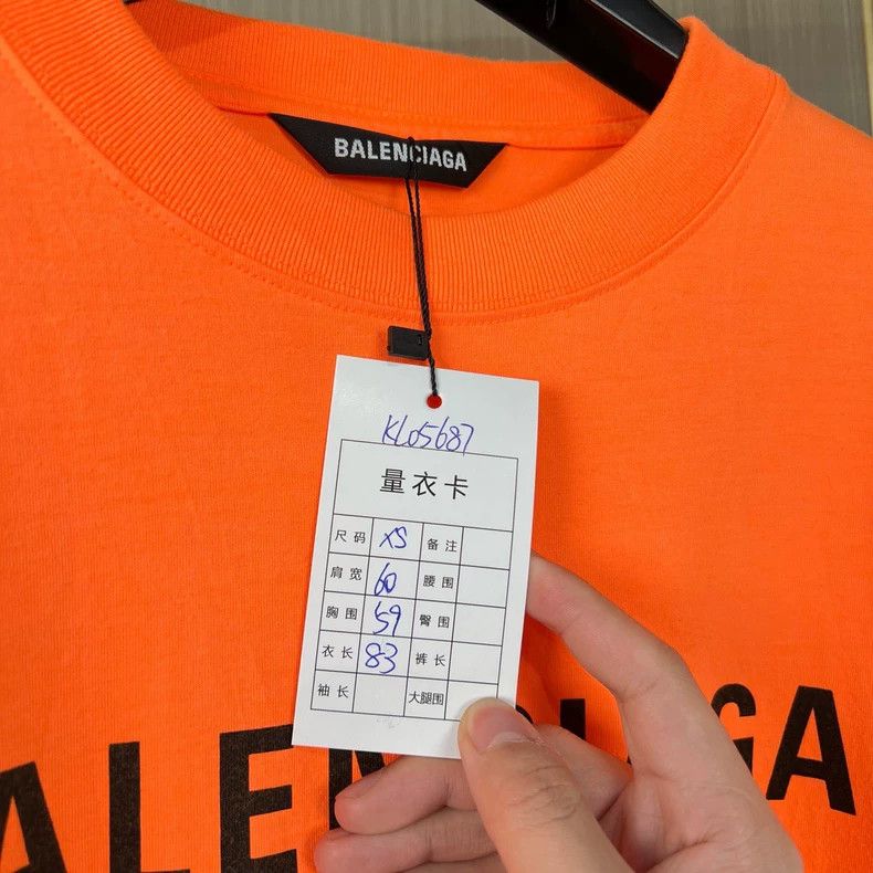 Balenciaga Balenciaga Seven-language printed short sleeves 2502-Nextar Size US XS / EU 42 / 0 - 6 Thumbnail