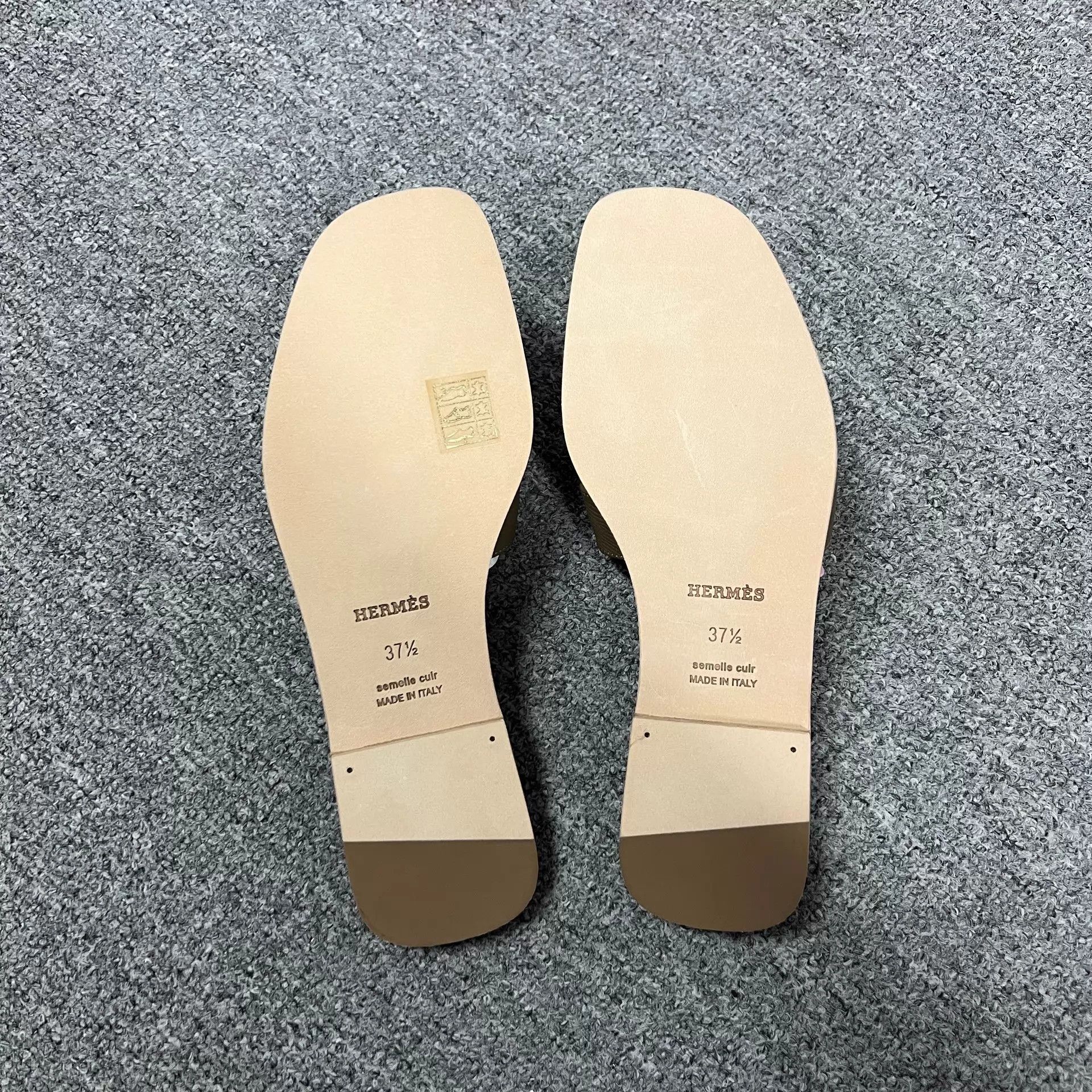Hermes Hermes H Elephant Grey Slippers New w/ Box Dust Bag Size US 7 / IT 37 - 5 Thumbnail